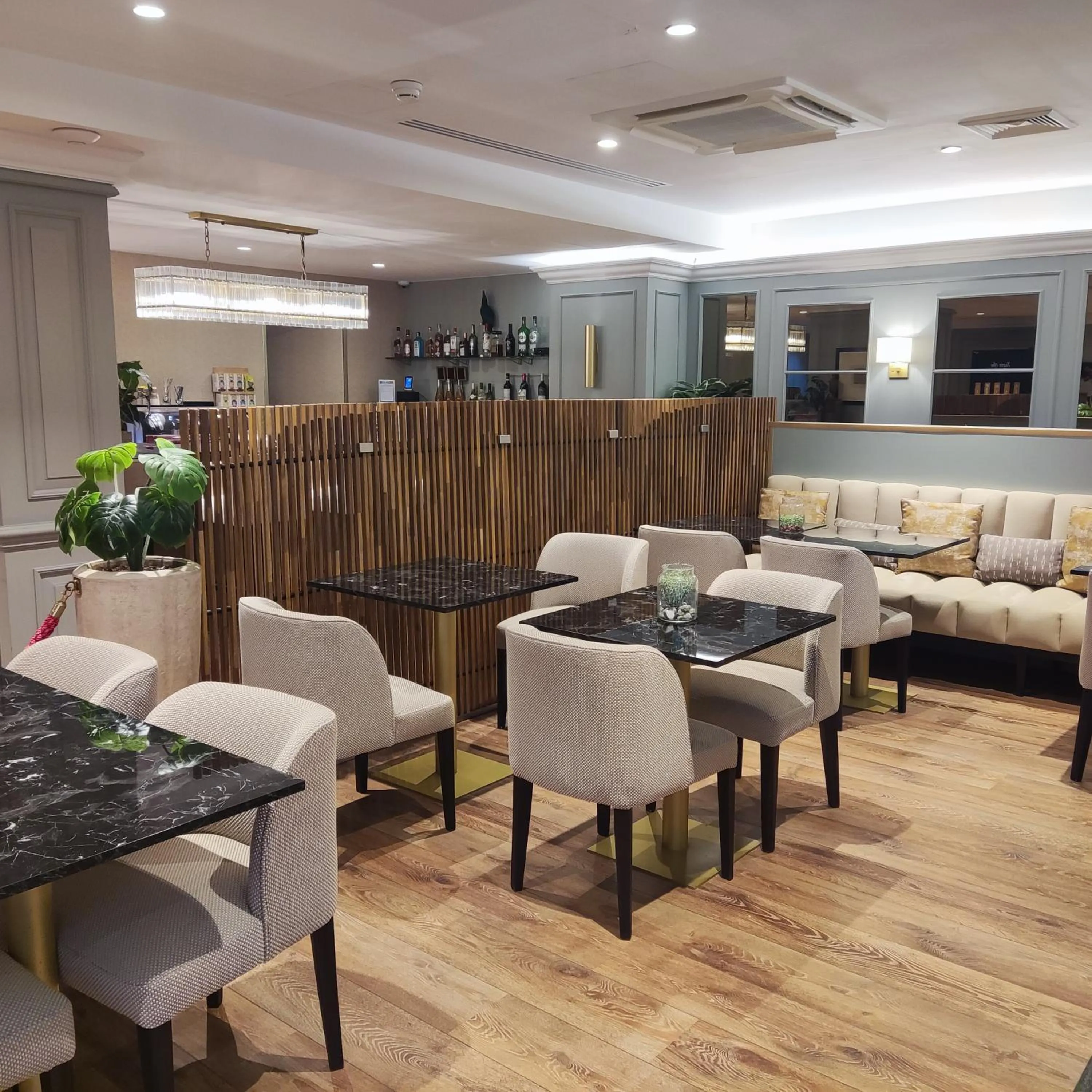 Restaurant/places to eat in Hotel Avenue Louise Brussels Trademark Collection by Wyndham