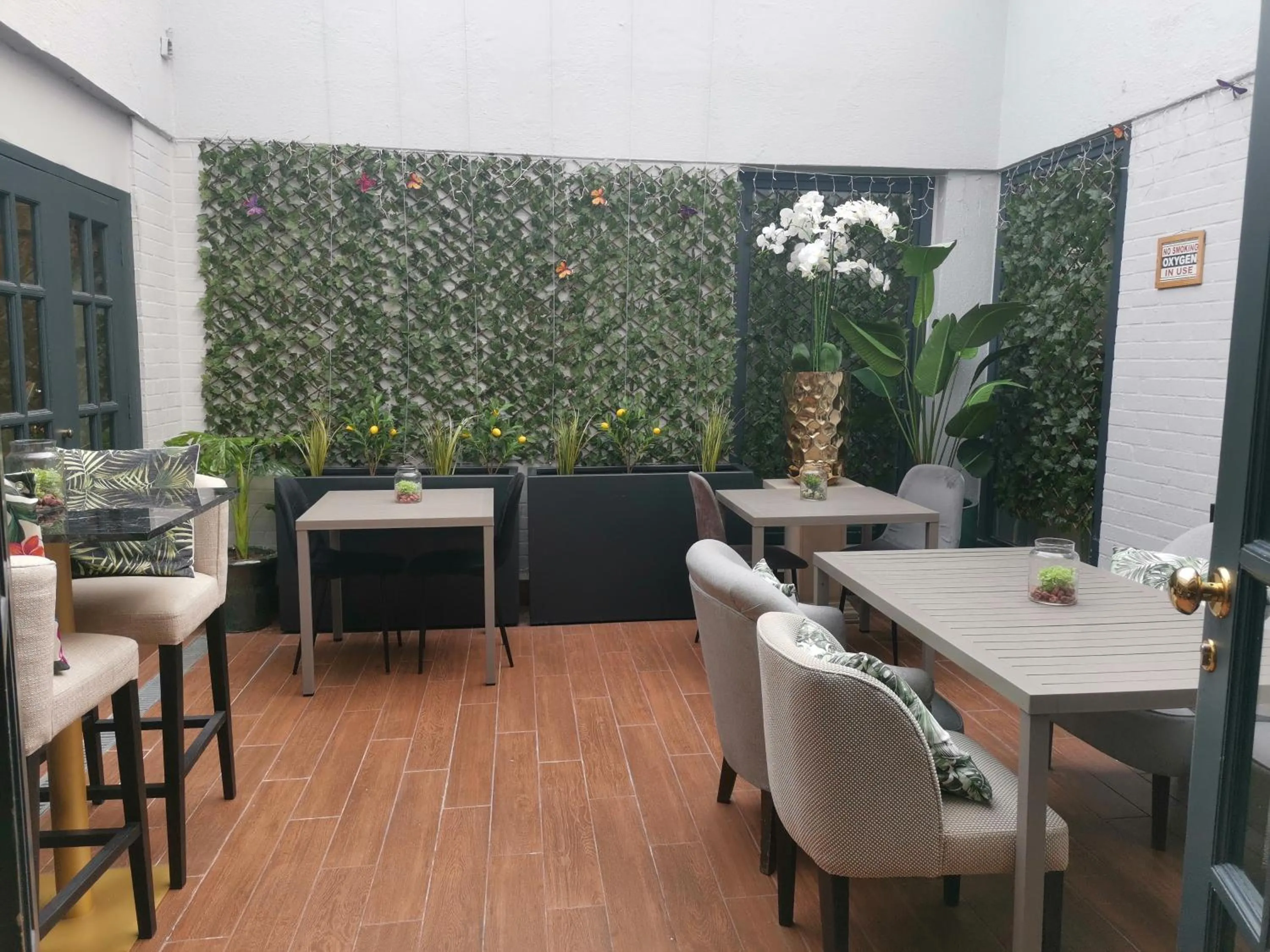 Restaurant/places to eat in Hotel Avenue Louise Brussels Trademark Collection by Wyndham