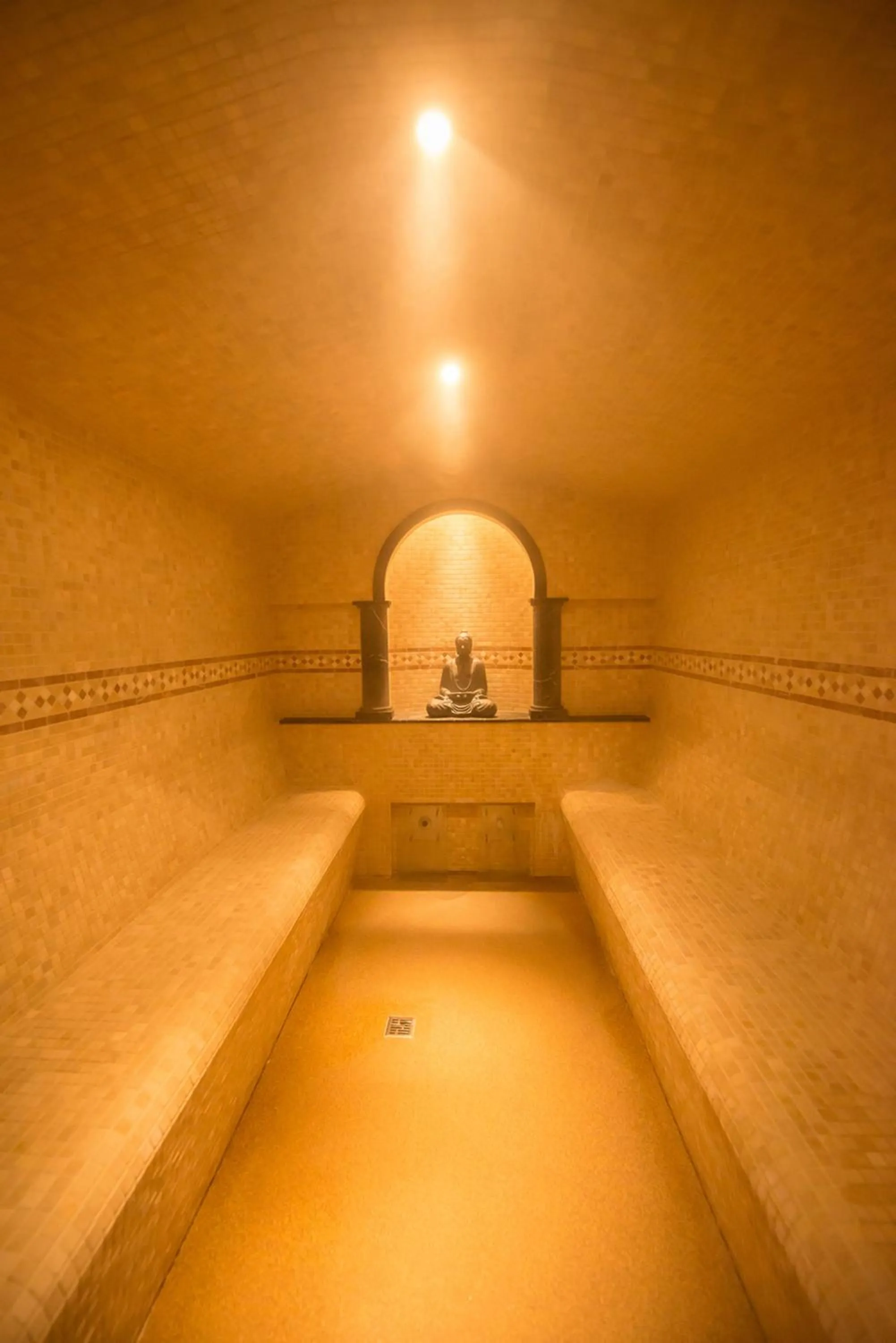 Spa and wellness centre/facilities in Hotel & Wellness Royal Astrid