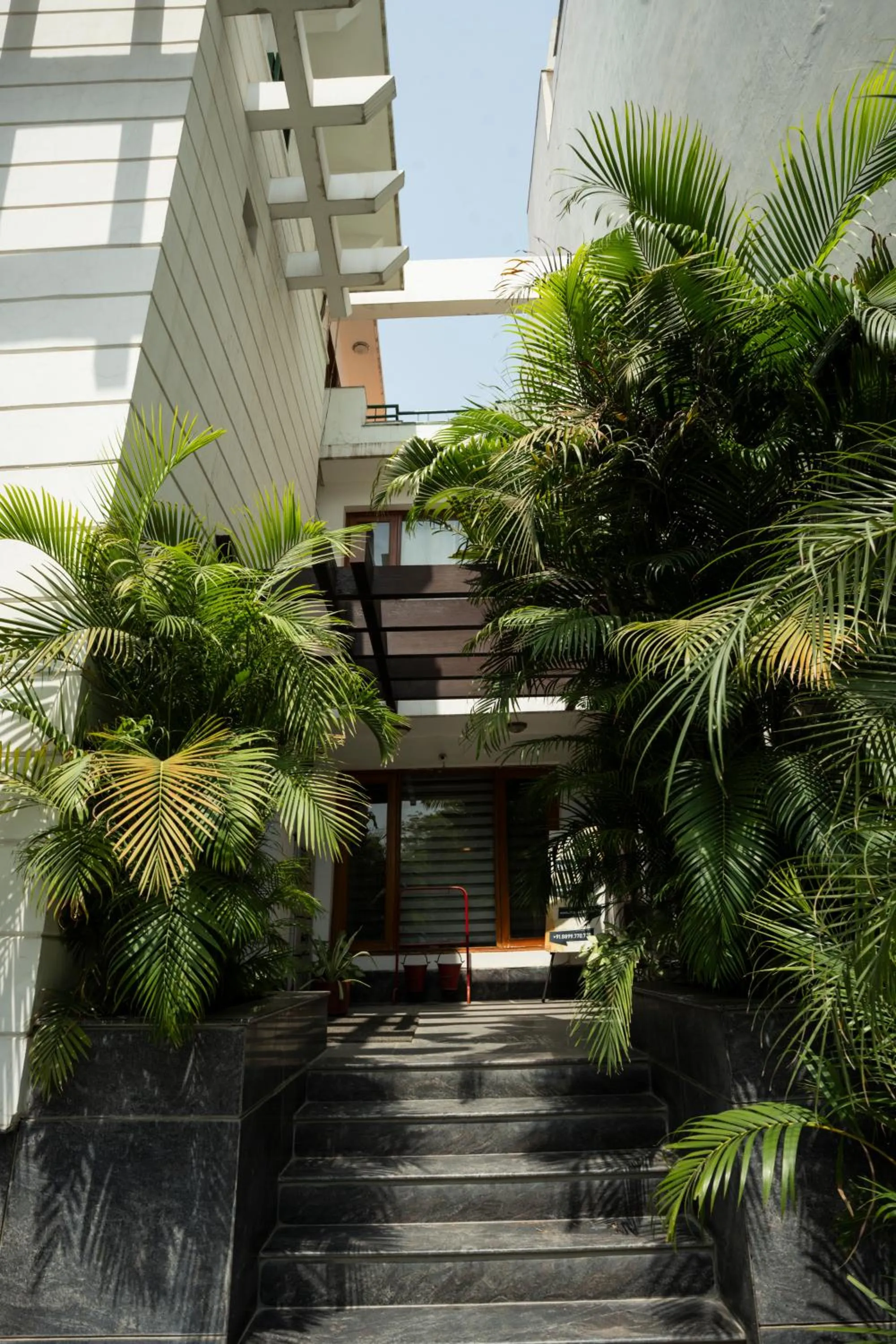 Facade/entrance in Ahuja Residency Cyber City I