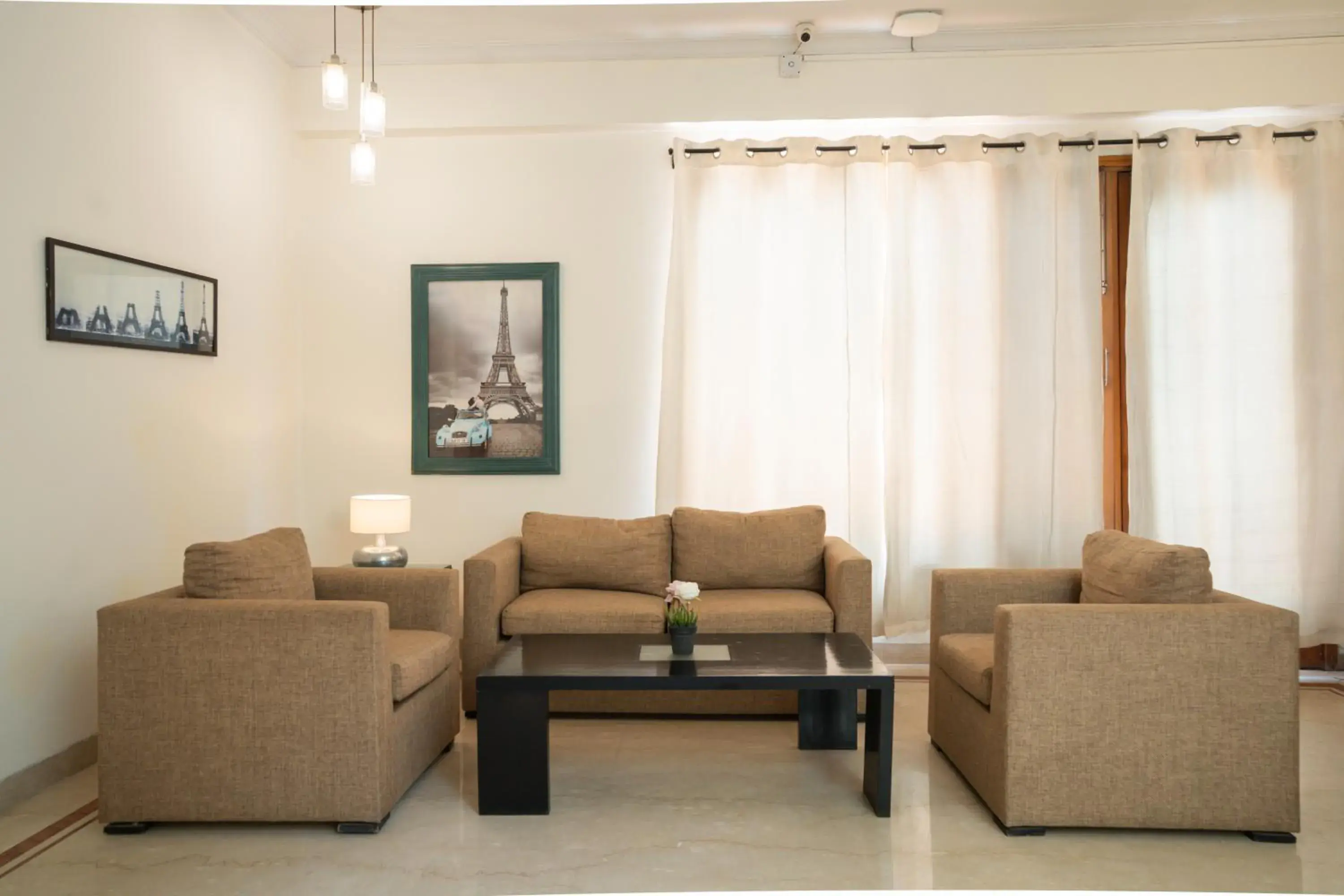 Living room in Ahuja Residency Cyber City I Living room in Ahuja Residency Cyber City I