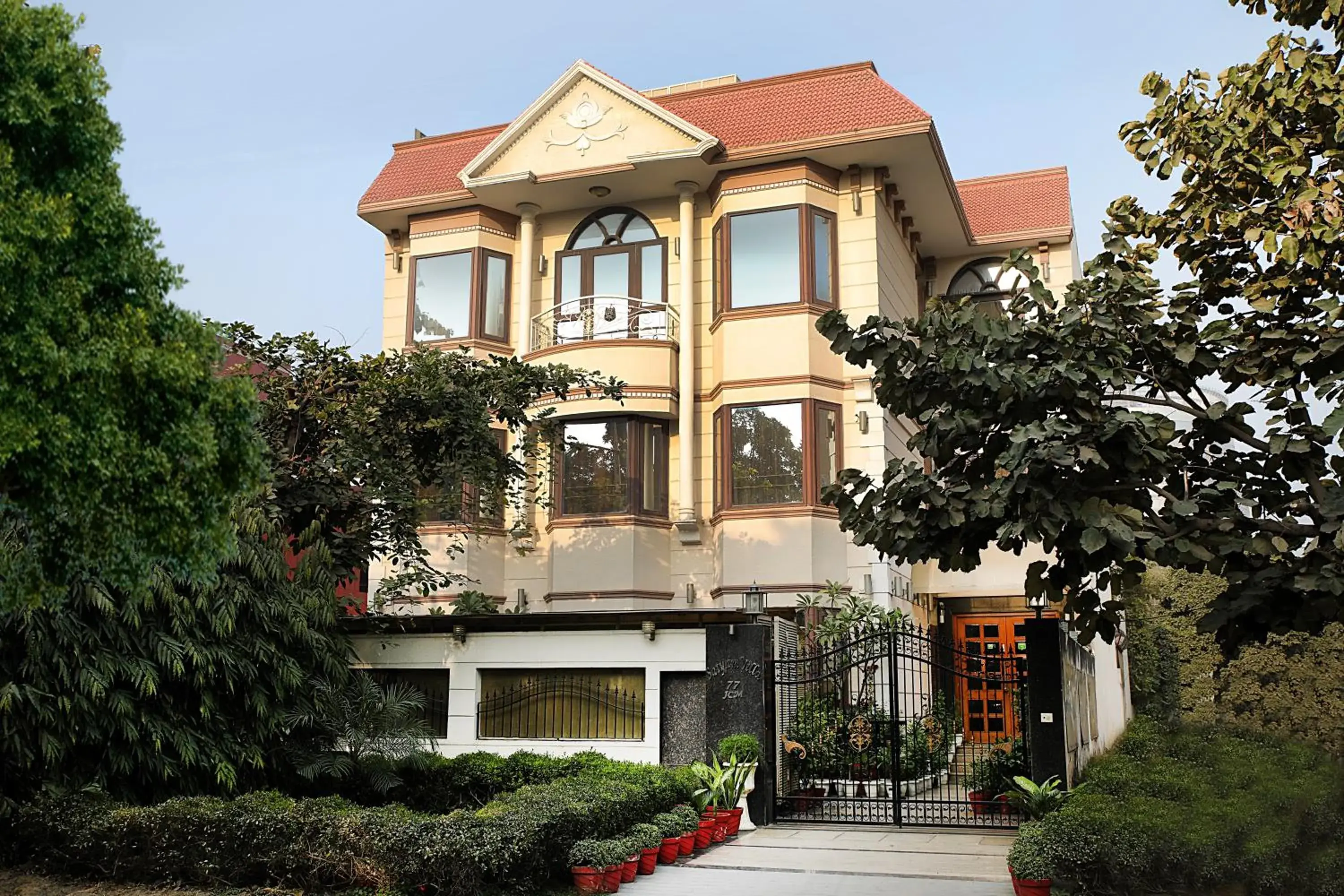 Ahuja Residency Cyber City II Ahuja Residency Cyber City II