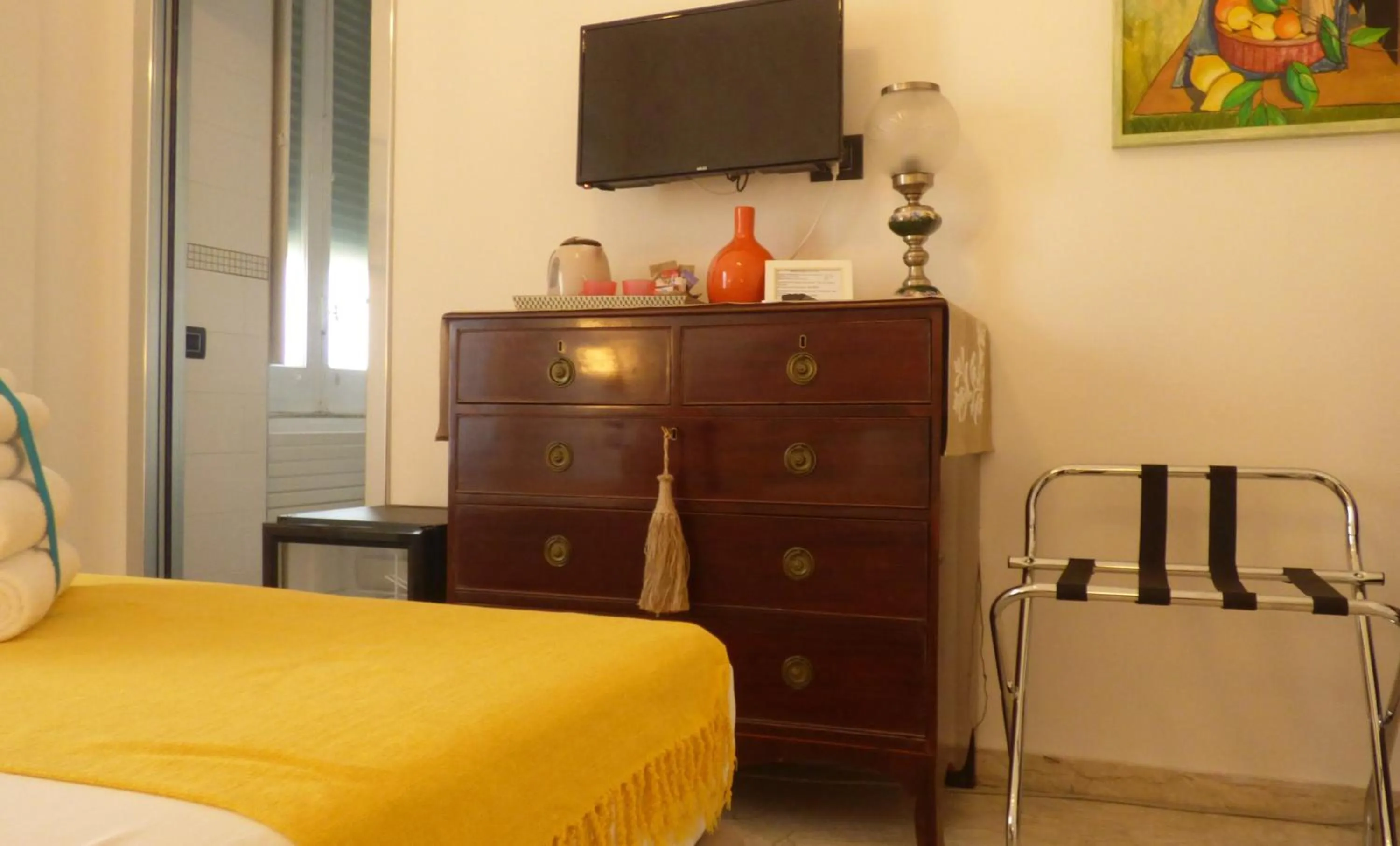 Photo of the whole room, Bed in Conte di Morelia