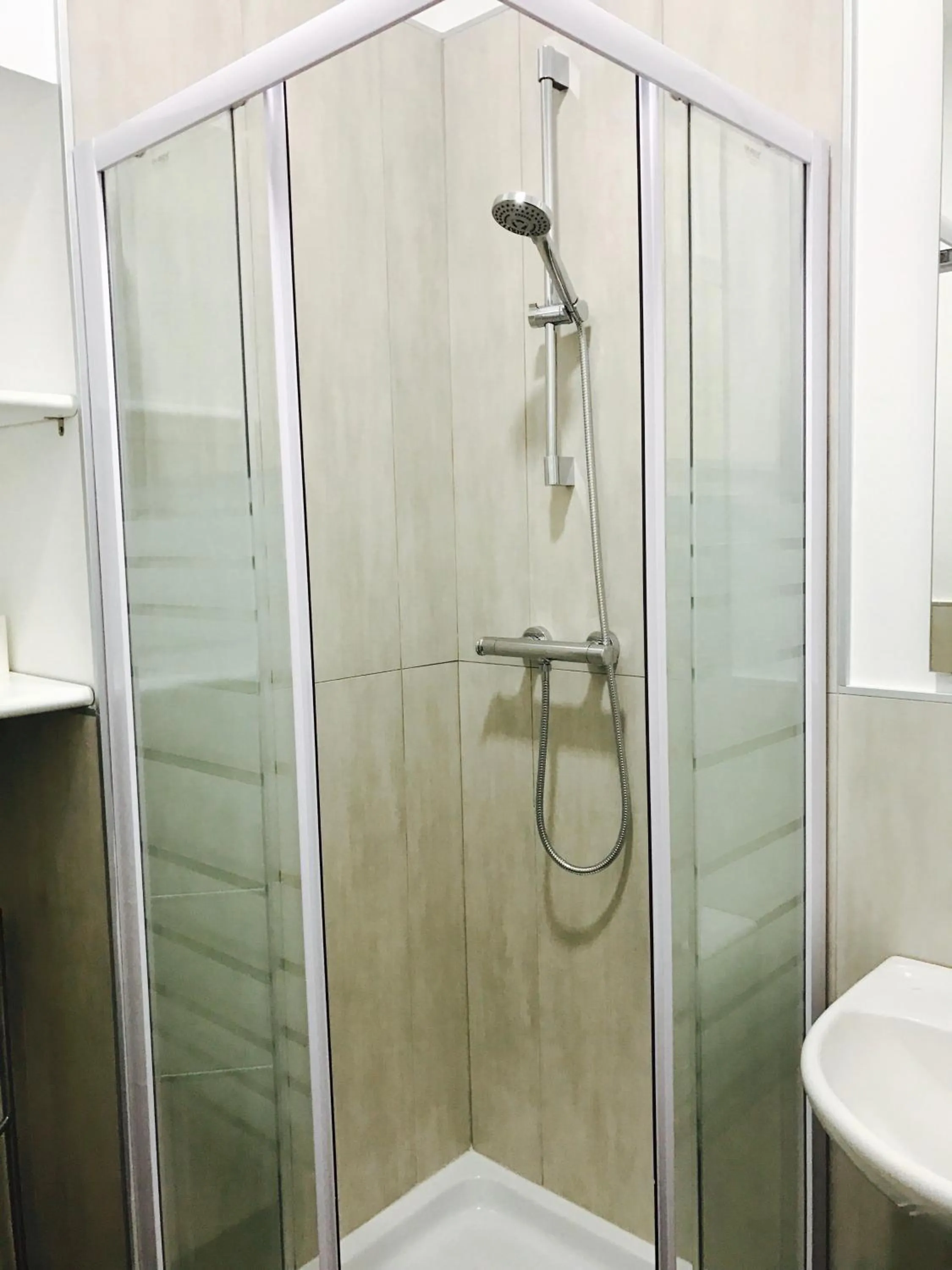 Shower in B&B Le Residenze