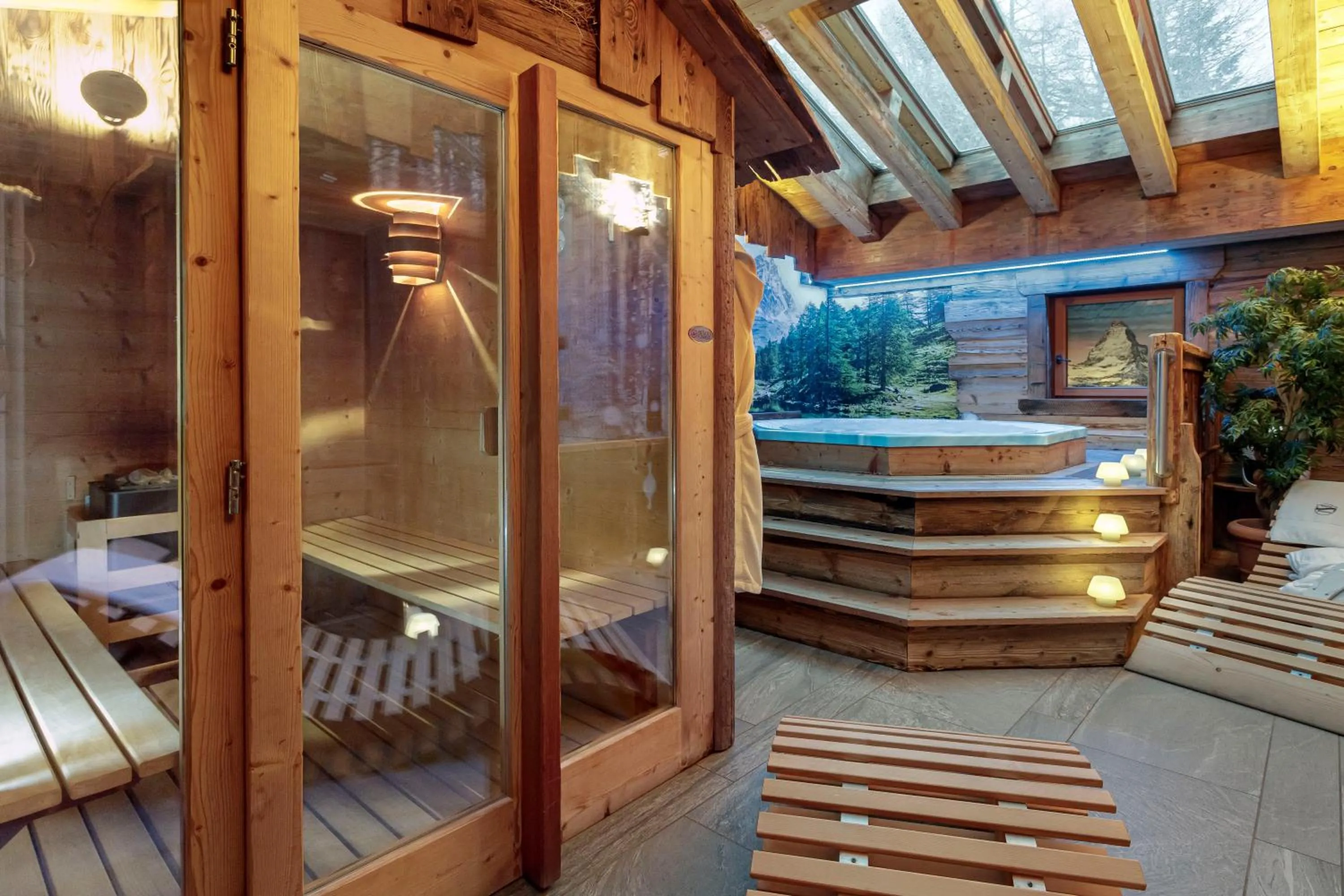 Chalet Matterhorn François - Central Alpine Chalet with Private SPA & Breakfast