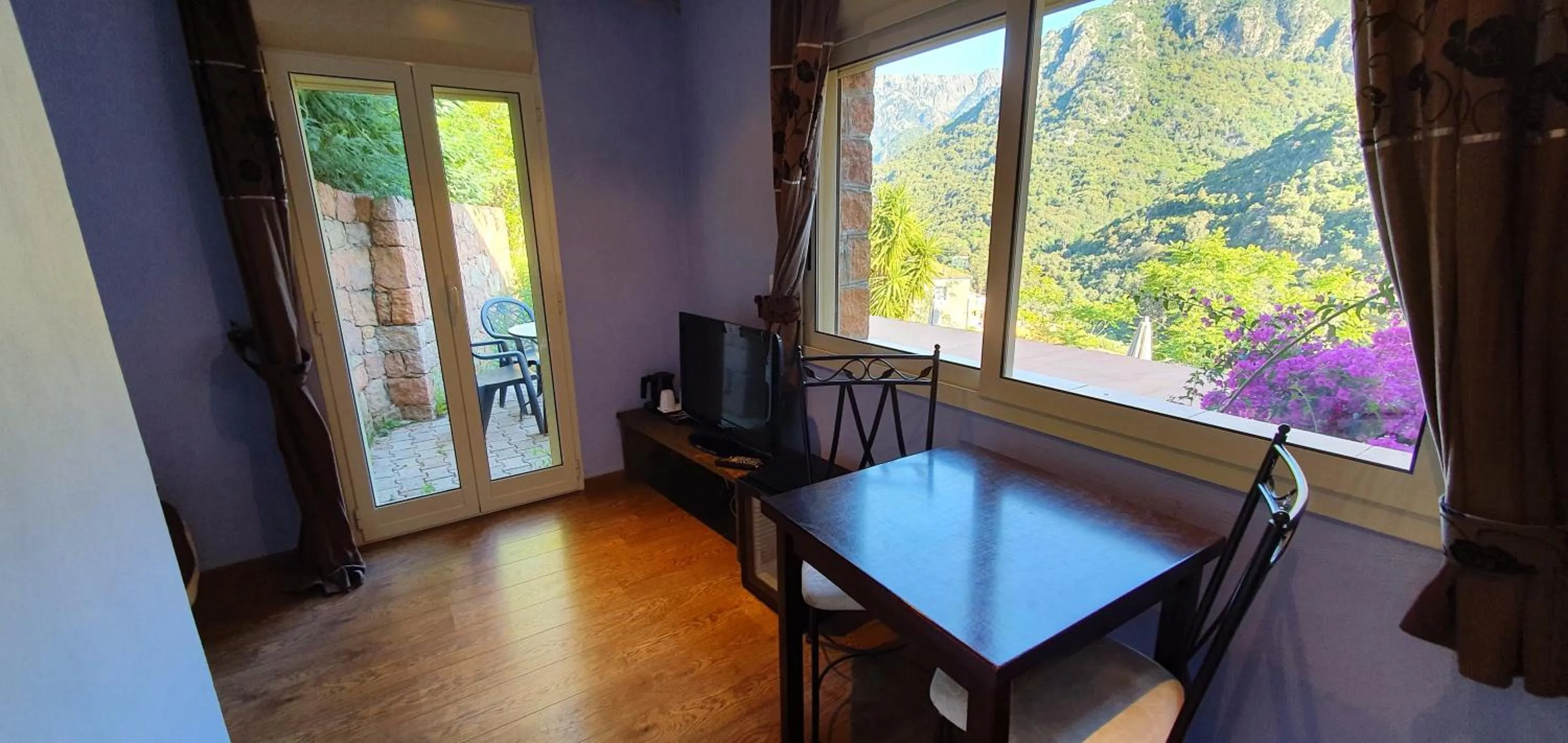 TV and multimedia in Hôtel Bella Vista