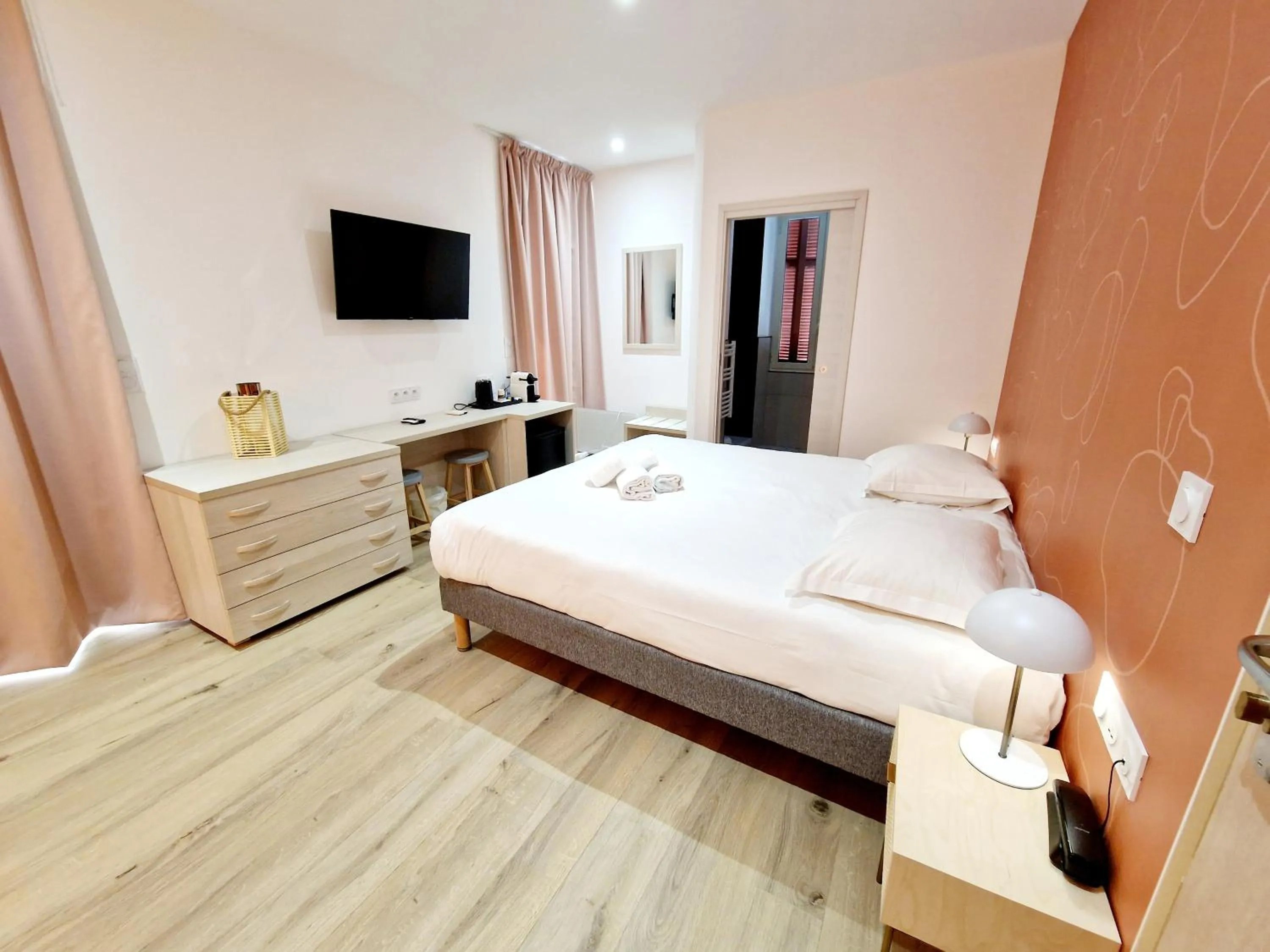 Bed in Hôtel Bella Vista