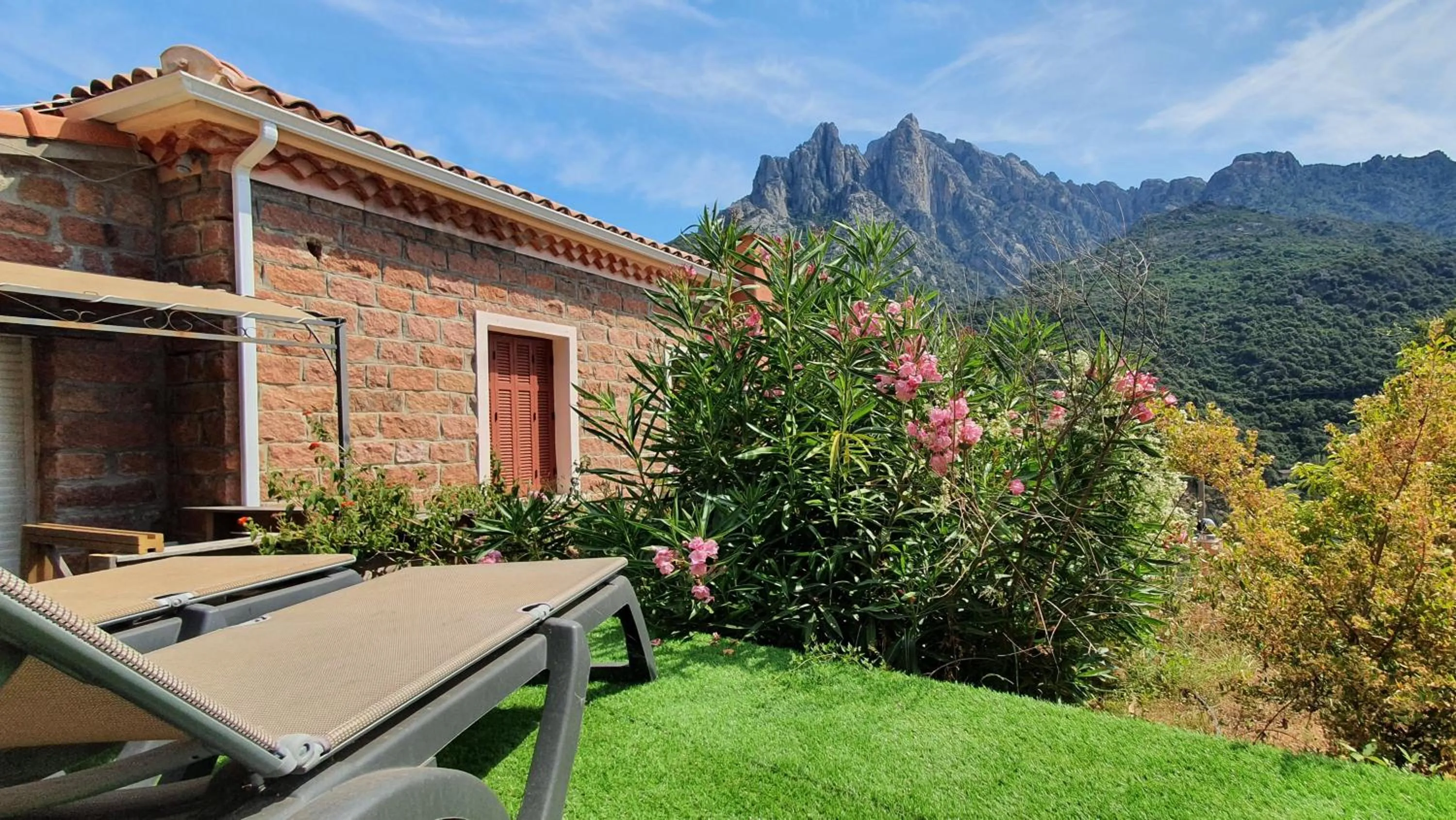 Patio in Hôtel Bella Vista