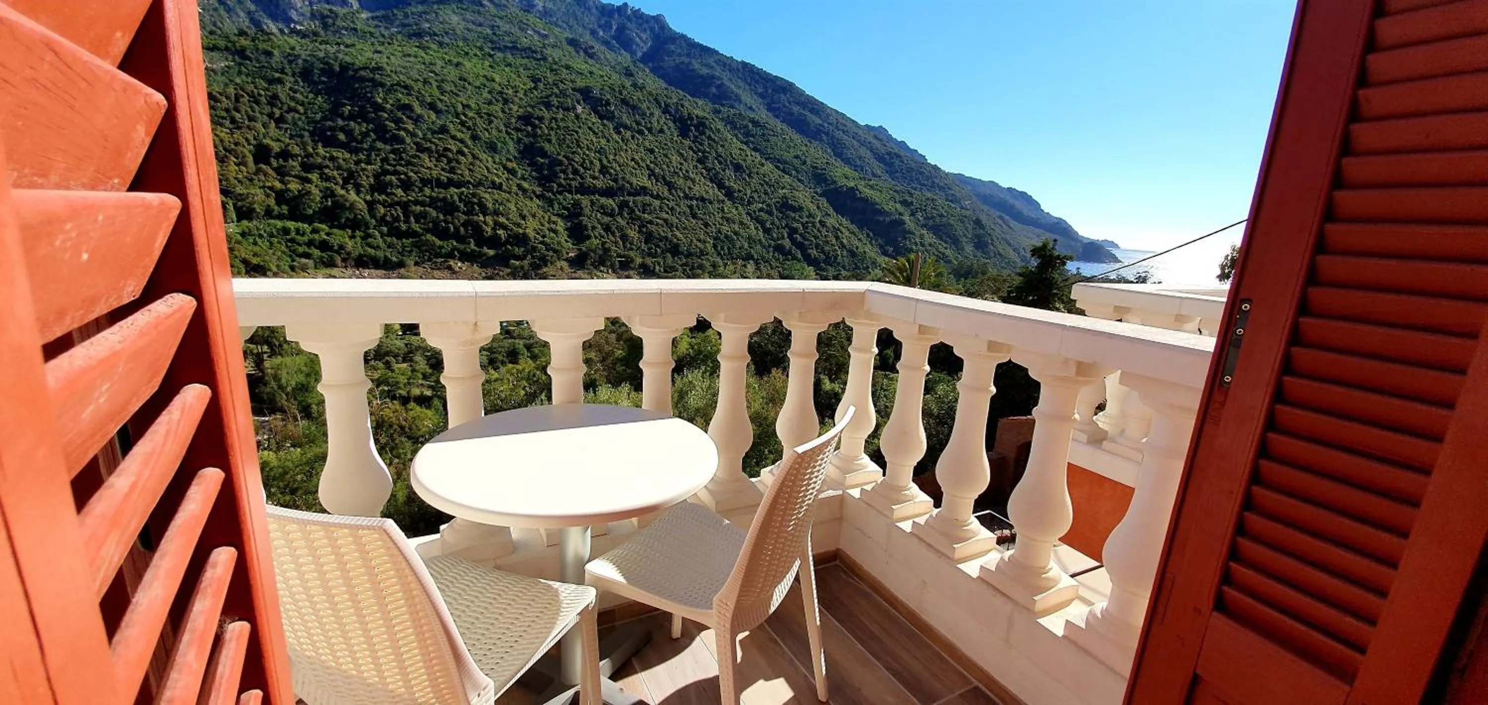 Spring in Hôtel Bella Vista