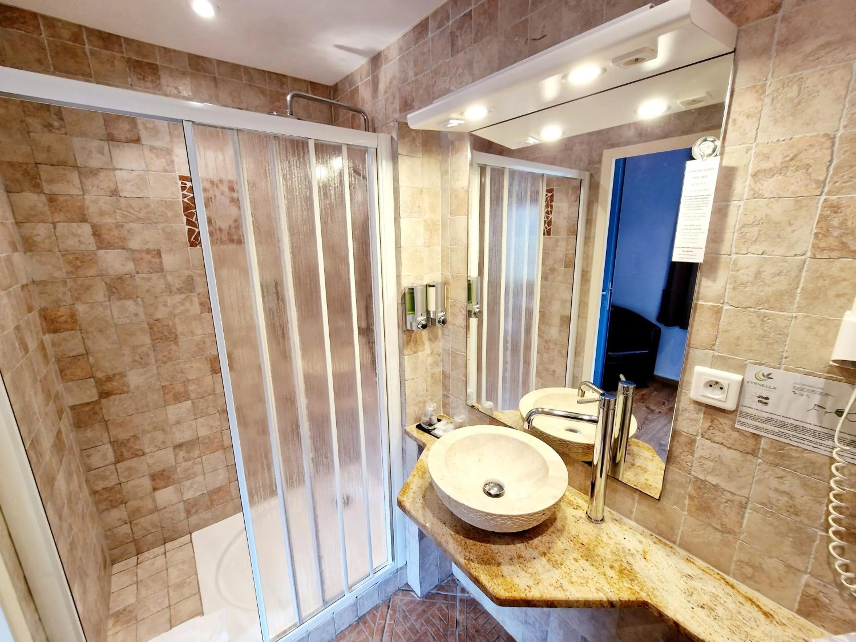 Bathroom in Hôtel Bella Vista