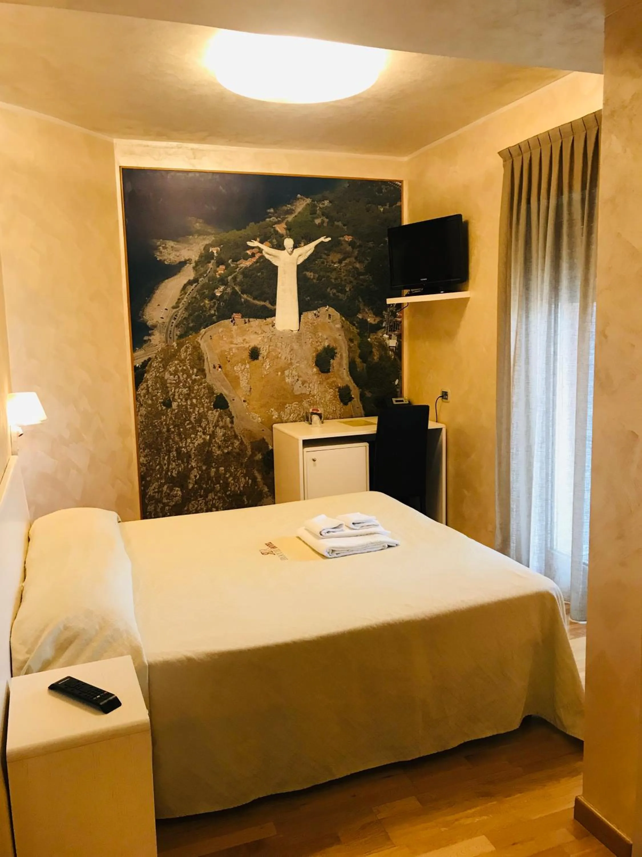 Bed in I Rocchi Hotel