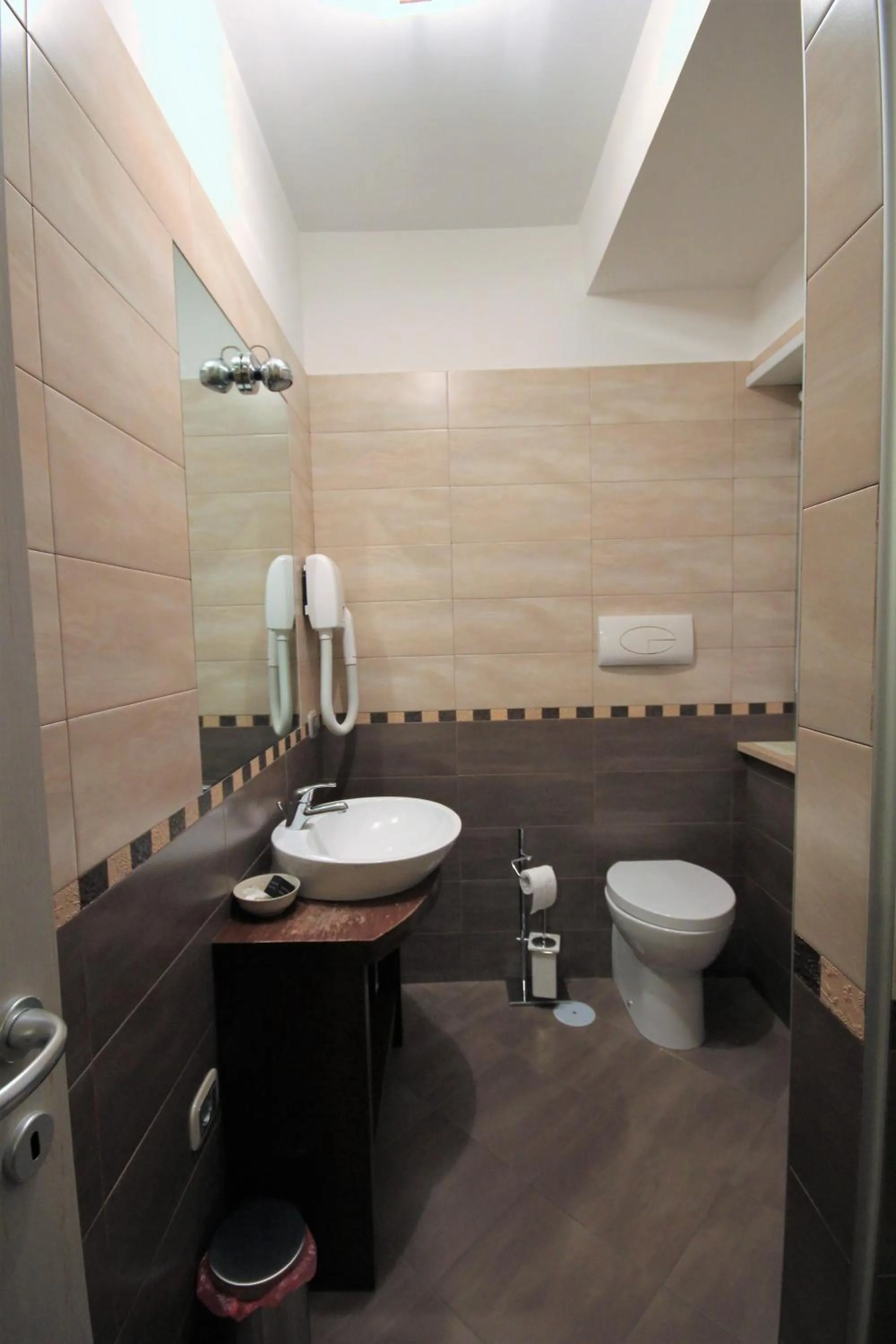 Shower in I Rocchi Hotel