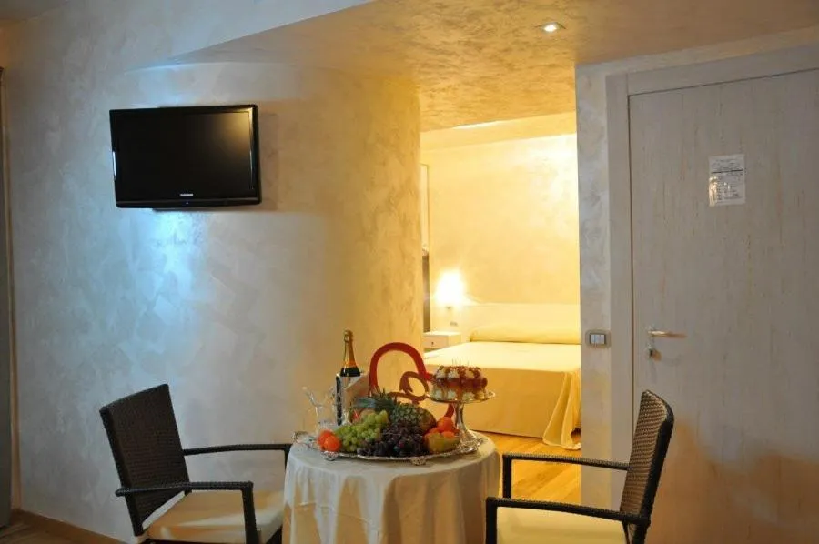 Photo of the whole room in I Rocchi Hotel