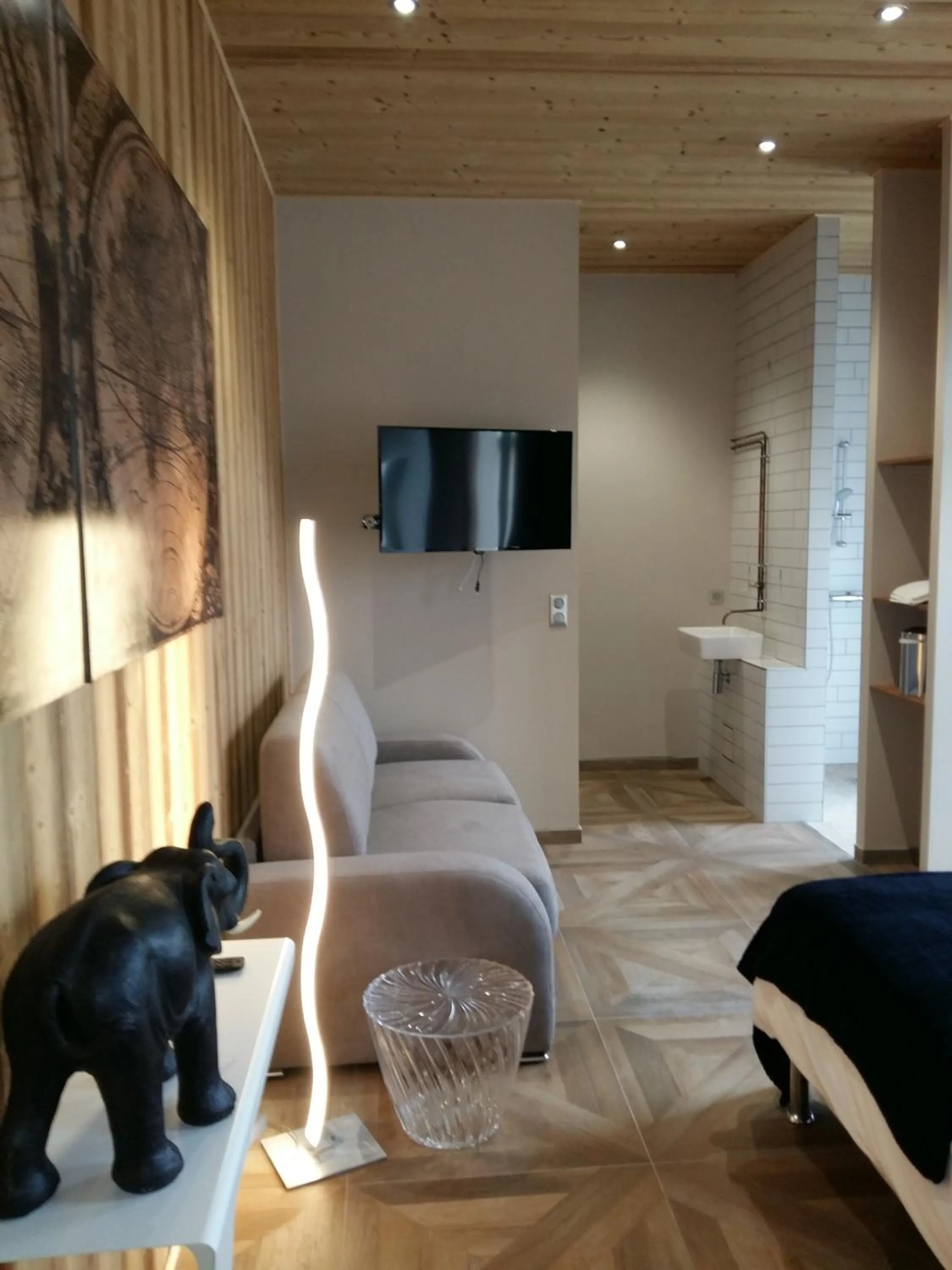 Photo of the whole room in What Else Hotel