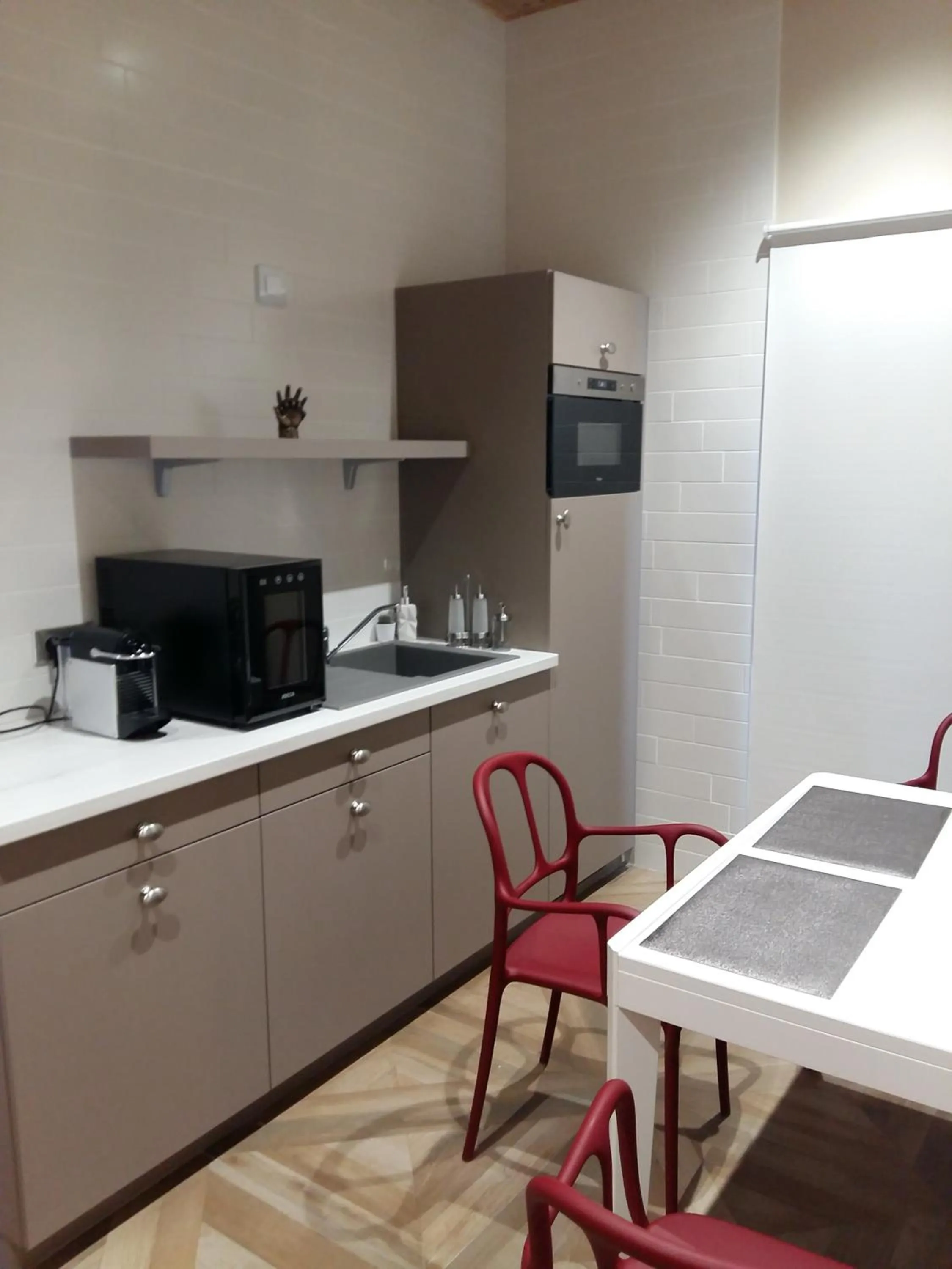 Coffee/tea facilities in What Else Hotel