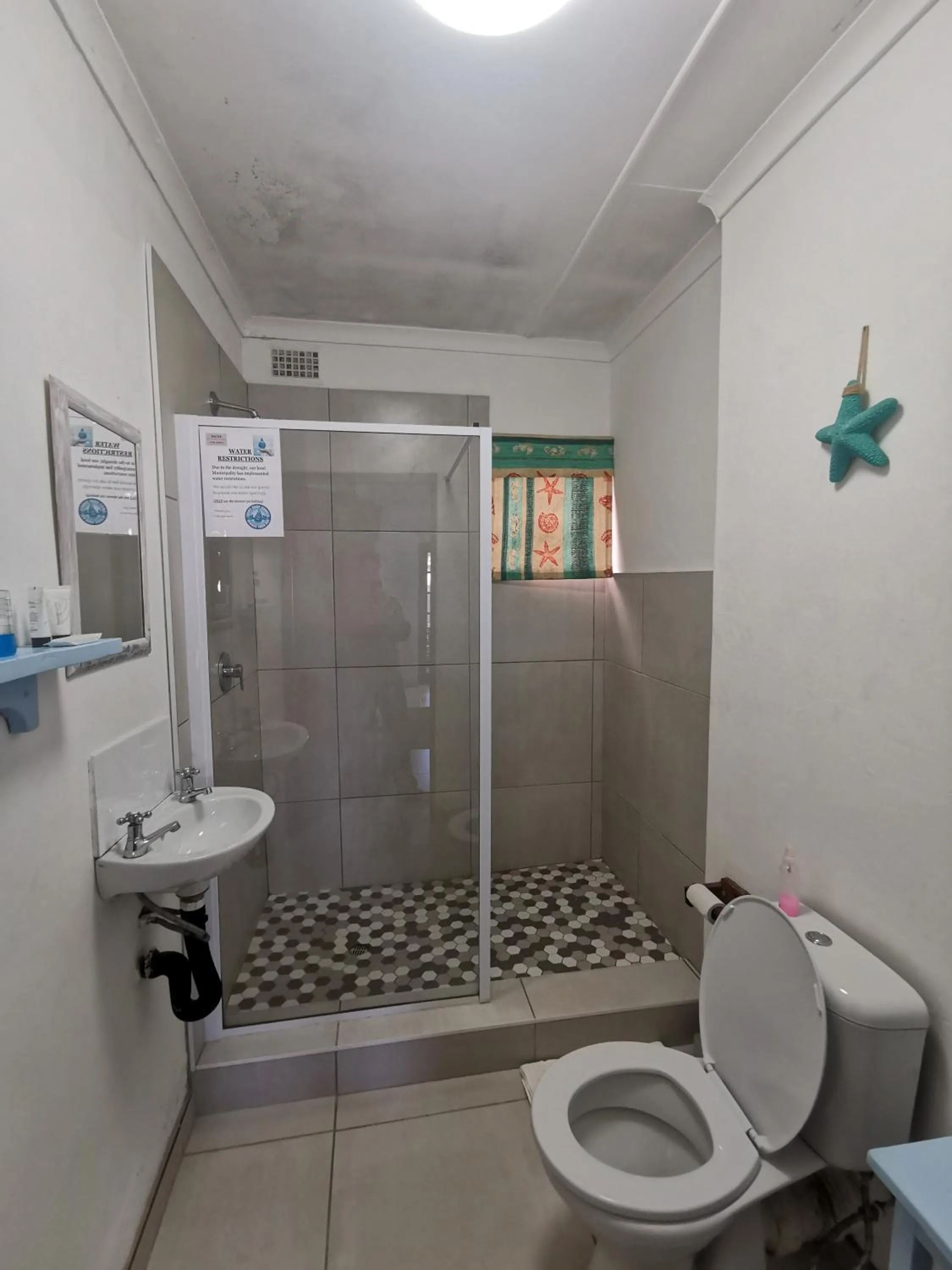 Bathroom in The Birdhouse Bed & Breakfast #NO Loadshedding #Solar Energy