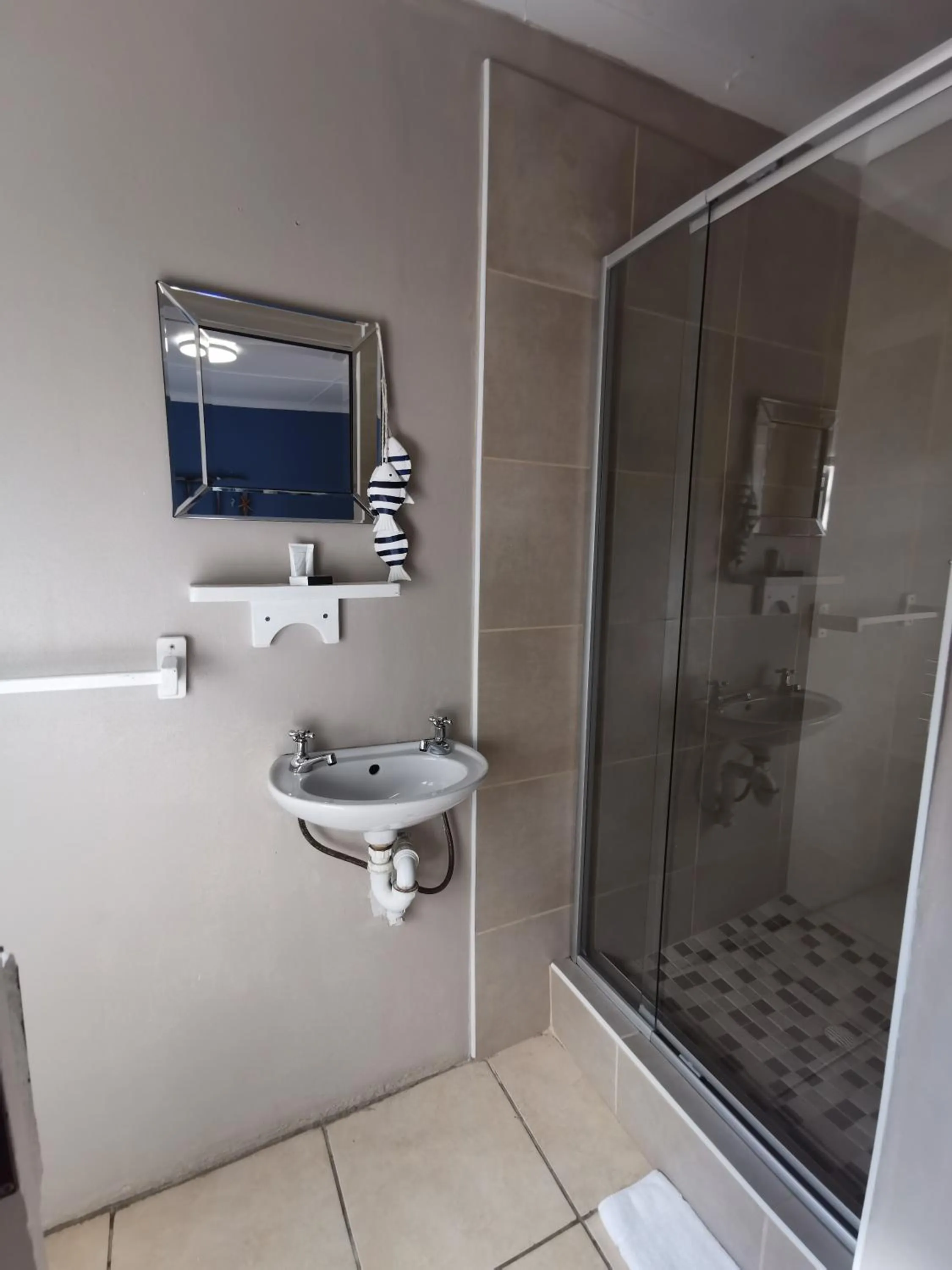 Bathroom in The Birdhouse Bed & Breakfast #NO Loadshedding #Solar Energy