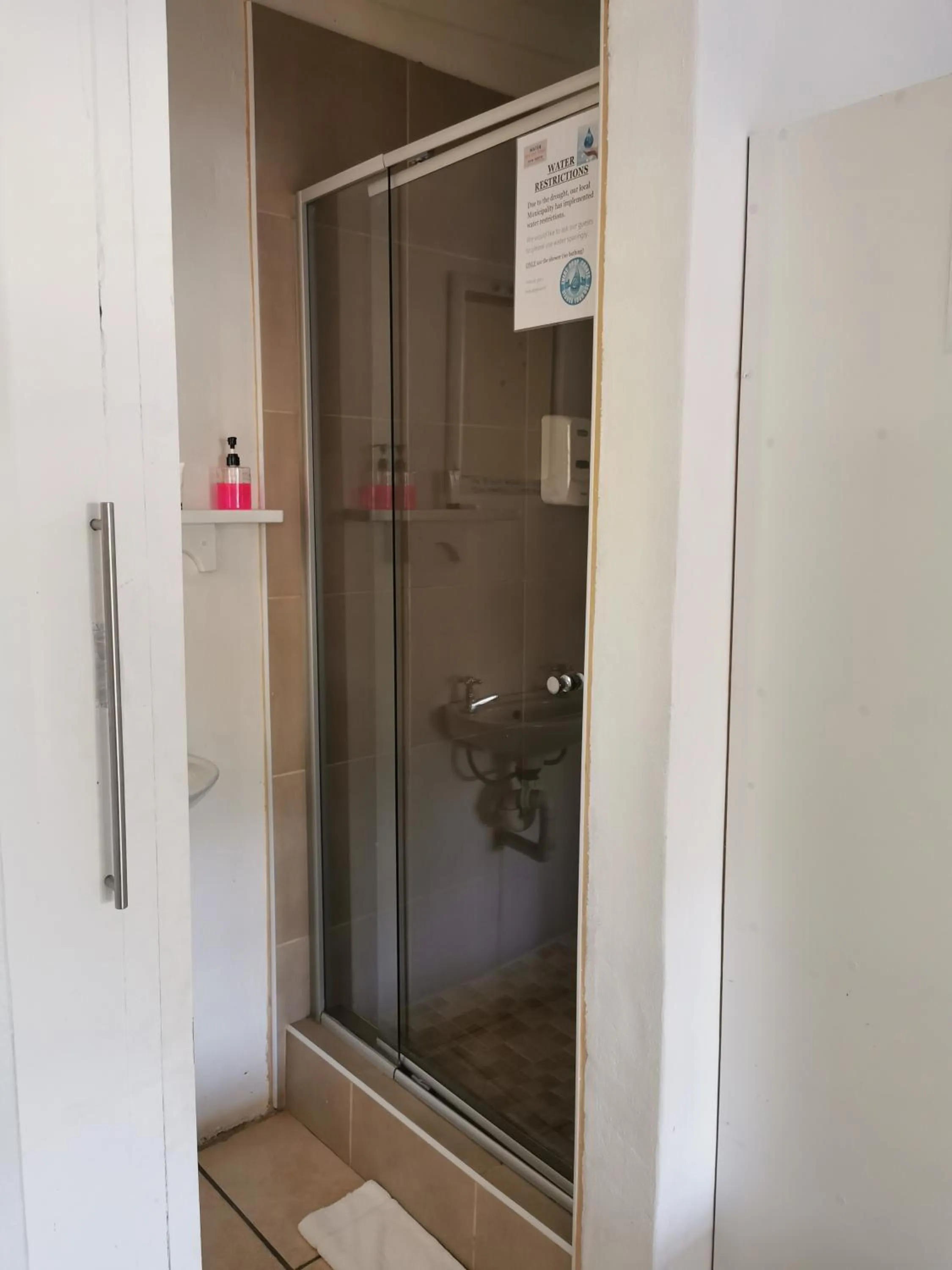 Bathroom in The Birdhouse Bed & Breakfast #NO Loadshedding #Solar Energy