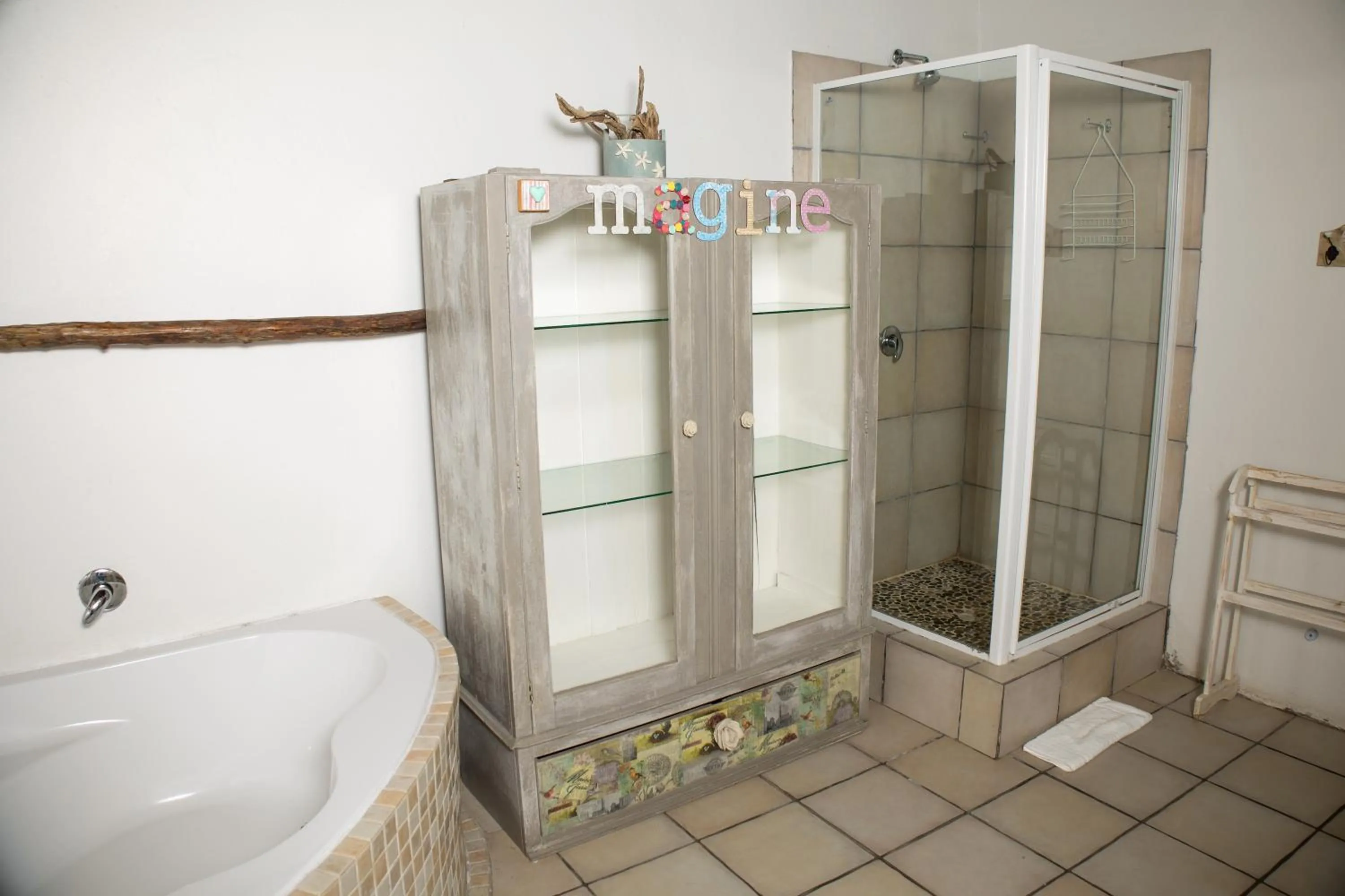 Bathroom in The Birdhouse Bed & Breakfast #NO Loadshedding #Solar Energy