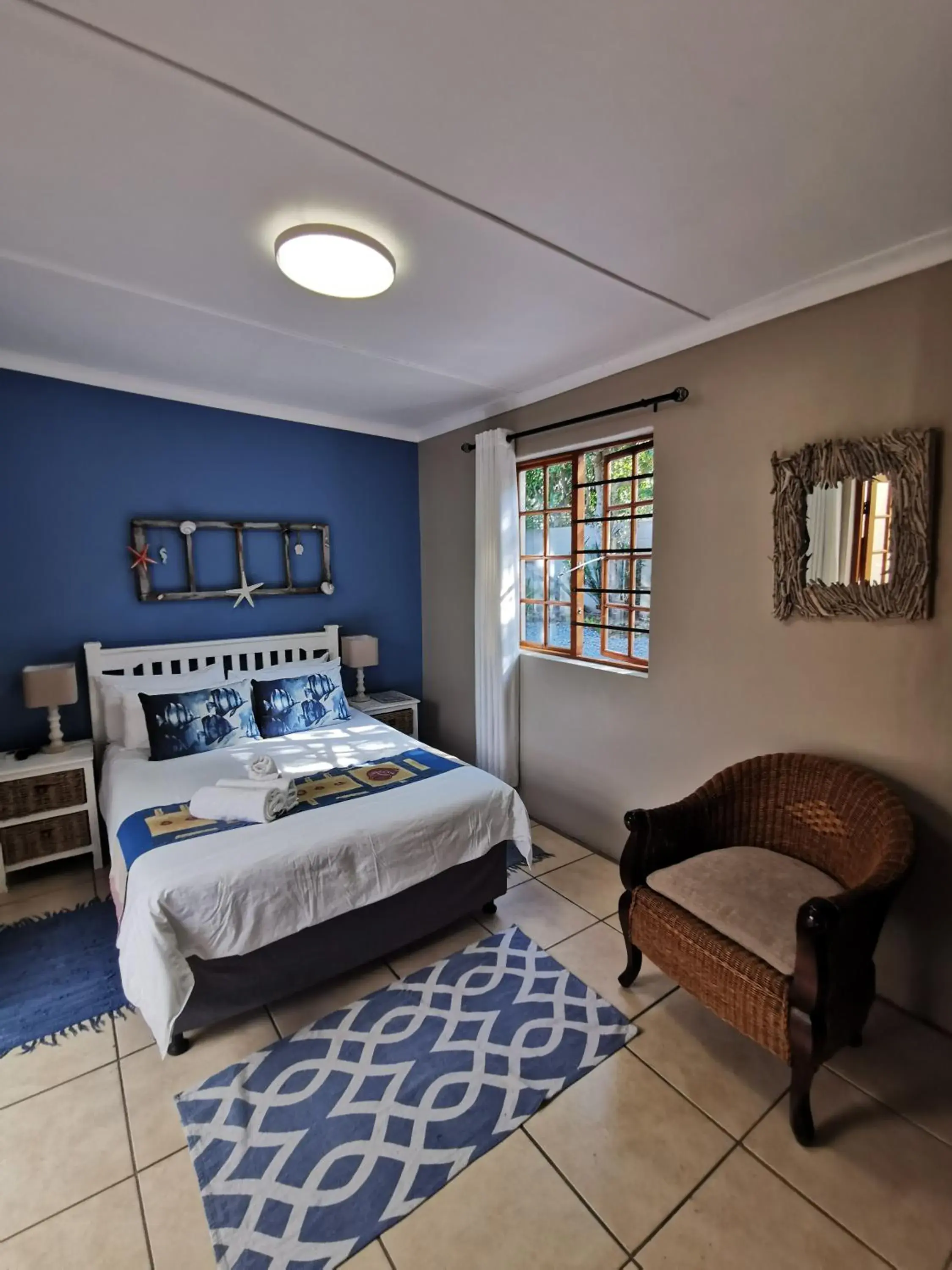 Double Room in The Birdhouse Bed & Breakfast #NO Loadshedding #Solar Energy Double Room in The Birdhouse Bed & Breakfast #NO Loadshedding #Solar Energy
