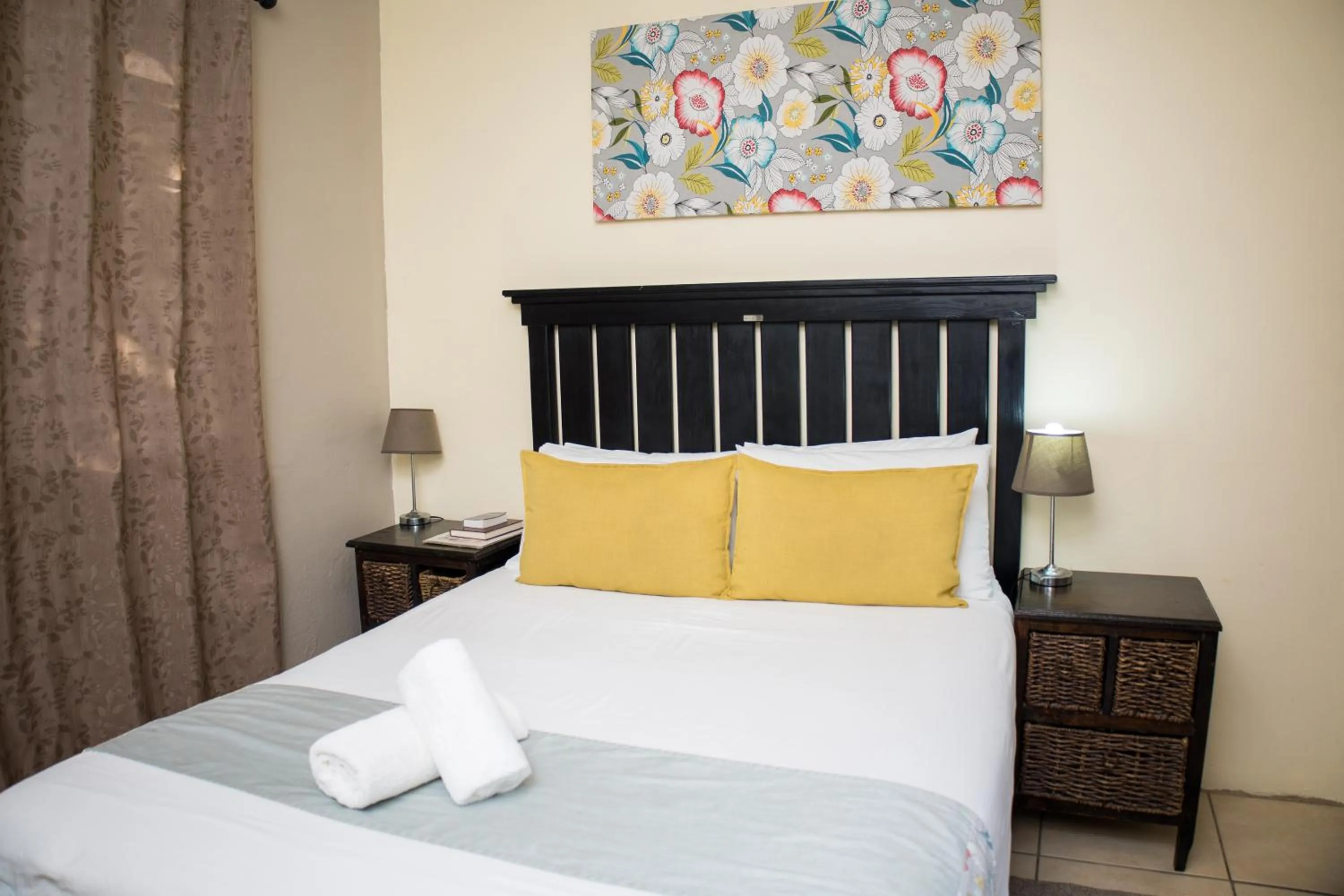 Bedroom, Bed in The Birdhouse Bed & Breakfast #NO Loadshedding #Solar Energy