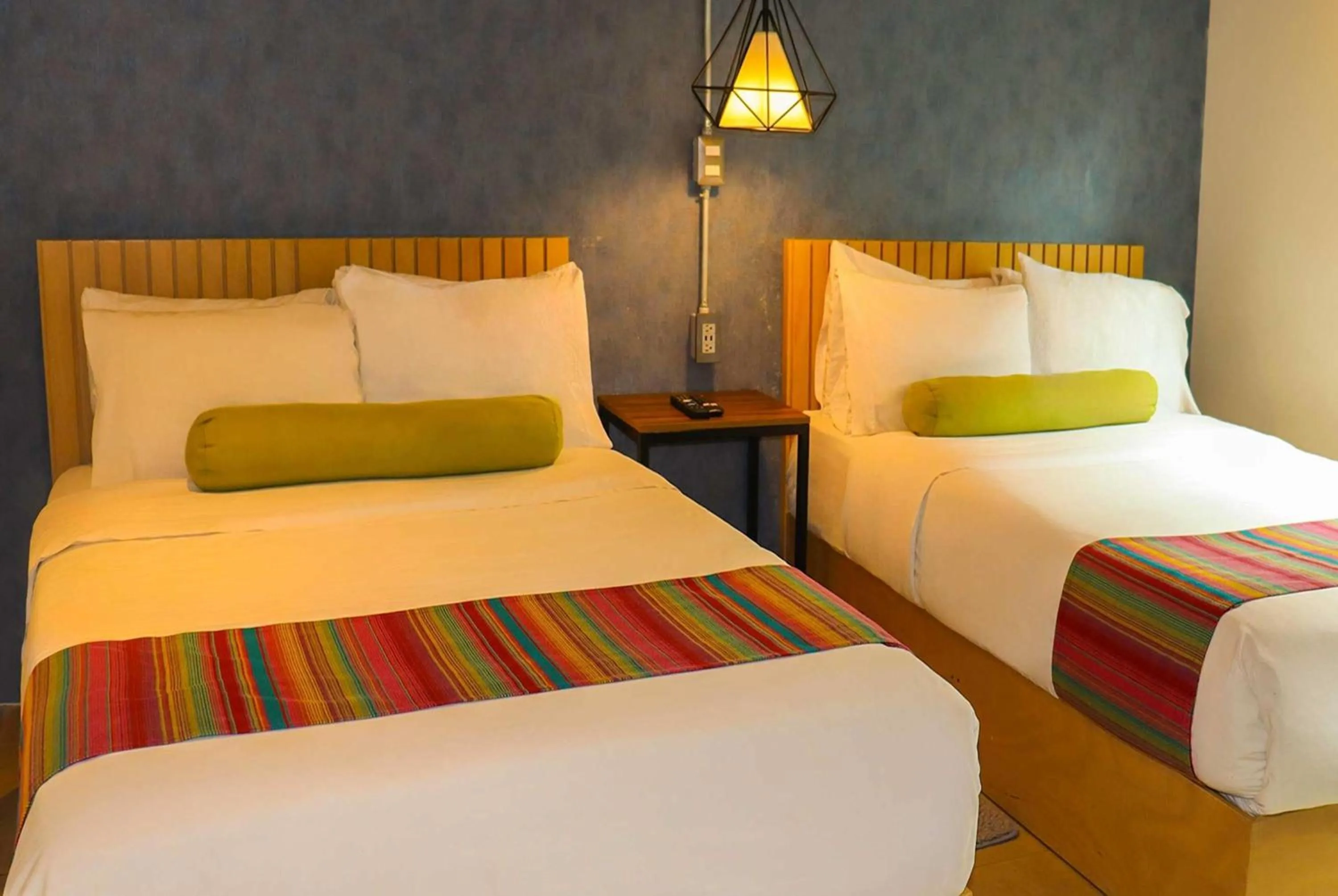 Photo of the whole room, Bed in Hotel Estancias VIVE MX wtc CDMX, Trademark by Wyndham