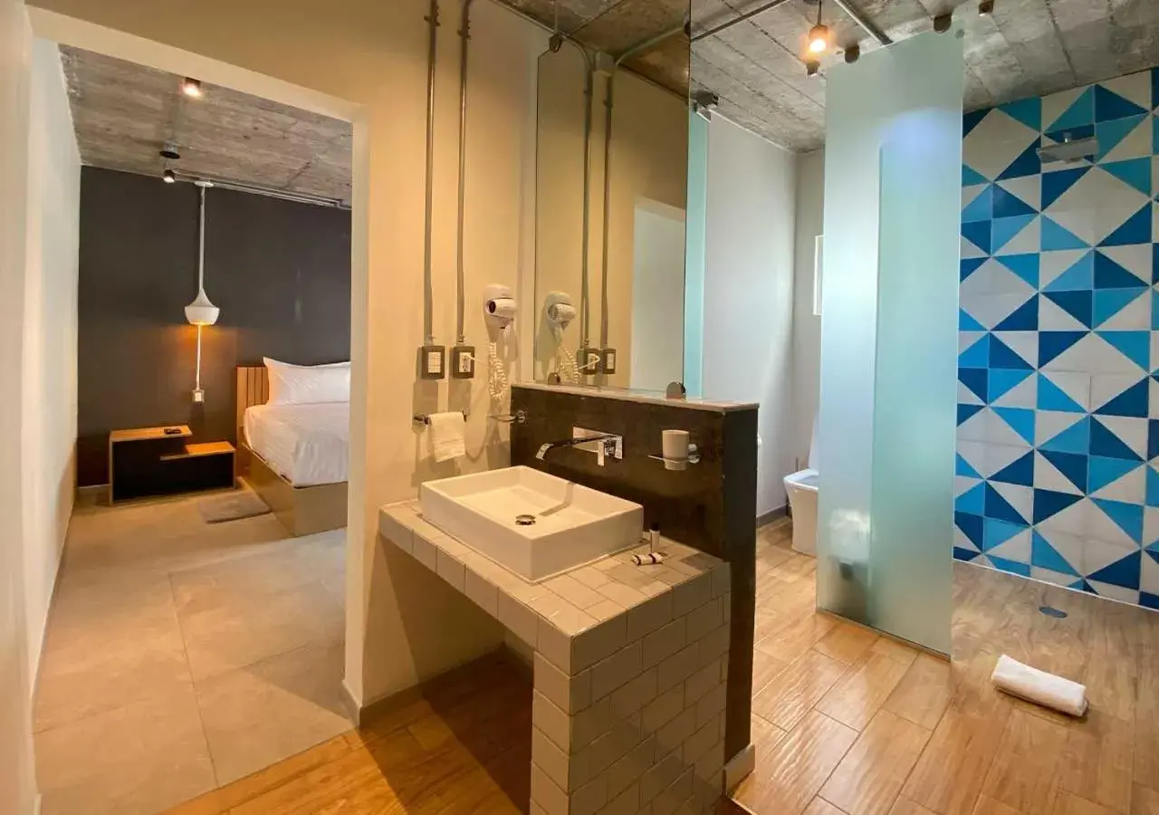 Shower in The Host Business Suites at WTC Shower in The Host Business Suites at WTC