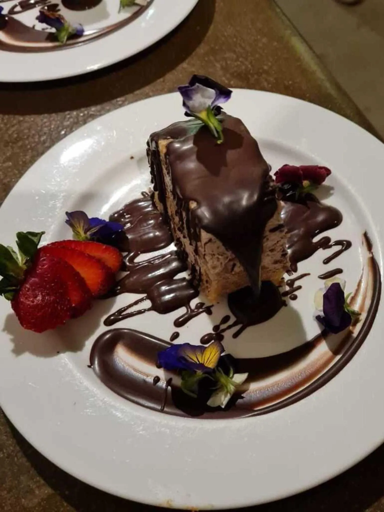 Restaurant/places to eat in Nedile Lodge