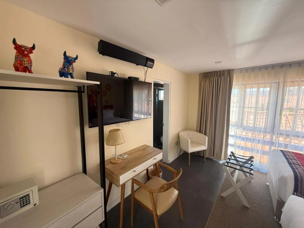 Communal lounge/ TV room in 7 Toritos Hotel Boutique by Hacienda