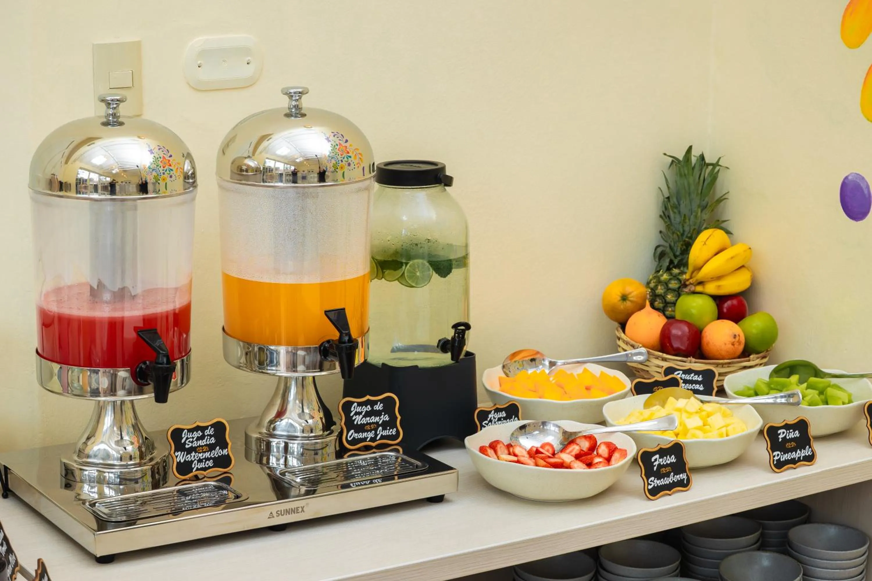 Food and drinks in 7 Toritos Hotel Boutique by Hacienda