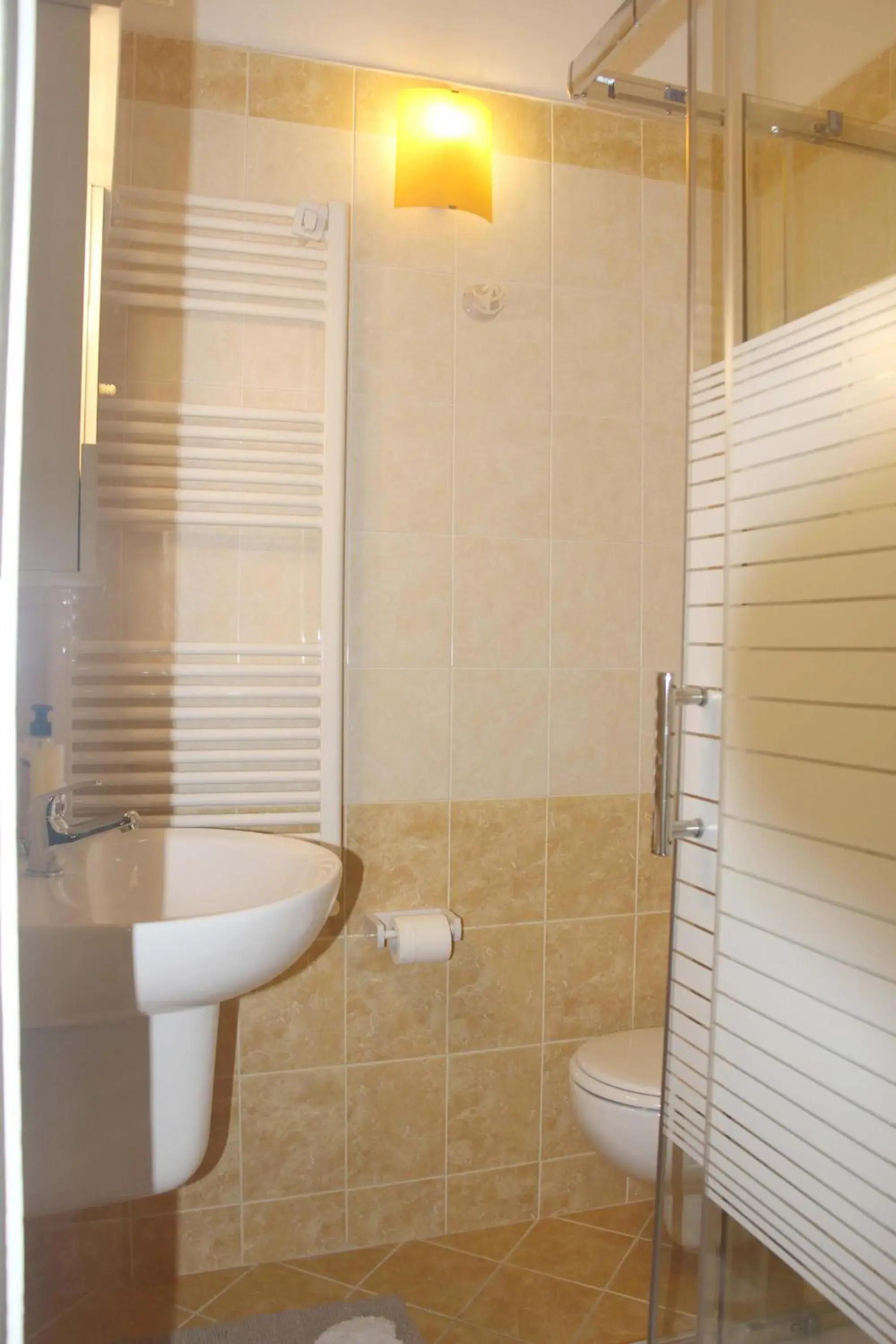 Quadruple Room with Private External Bathroom - single occupancy in I due Baroni - fronte Campus Quadruple Room with Private External Bathroom - single occupancy in I due Baroni - fronte Campus