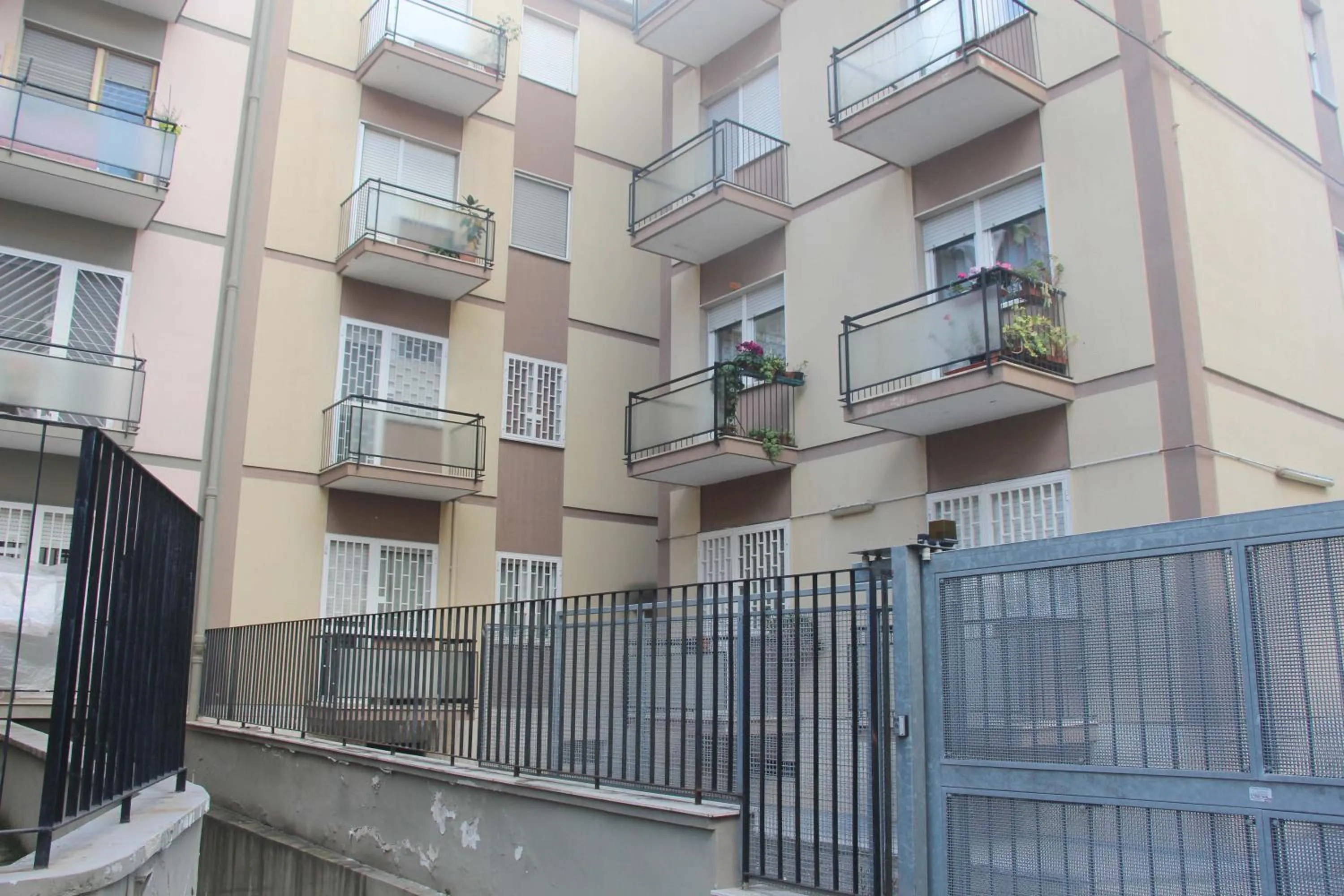 Property building in I due Baroni - fronte Campus