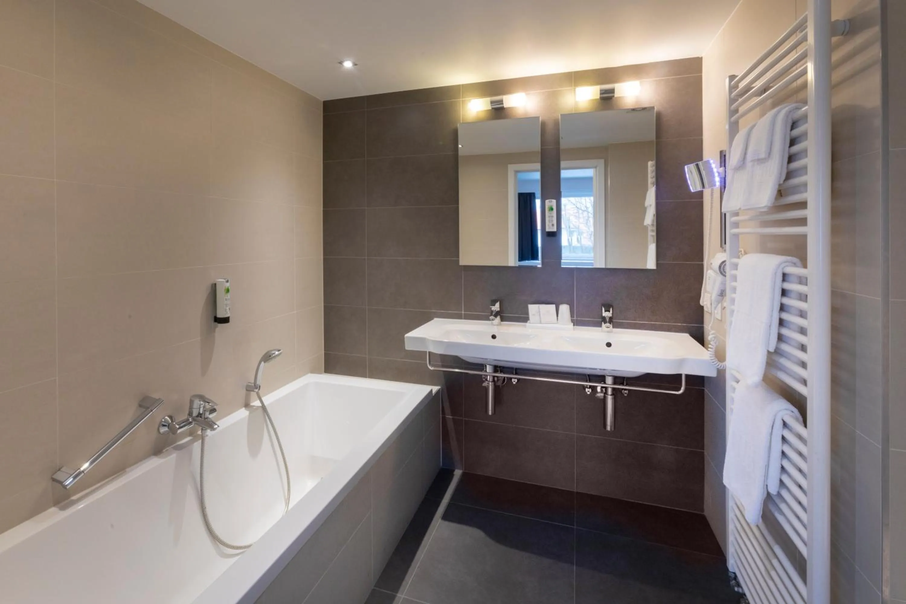 Toilet in Hotel Auberge St. Pol