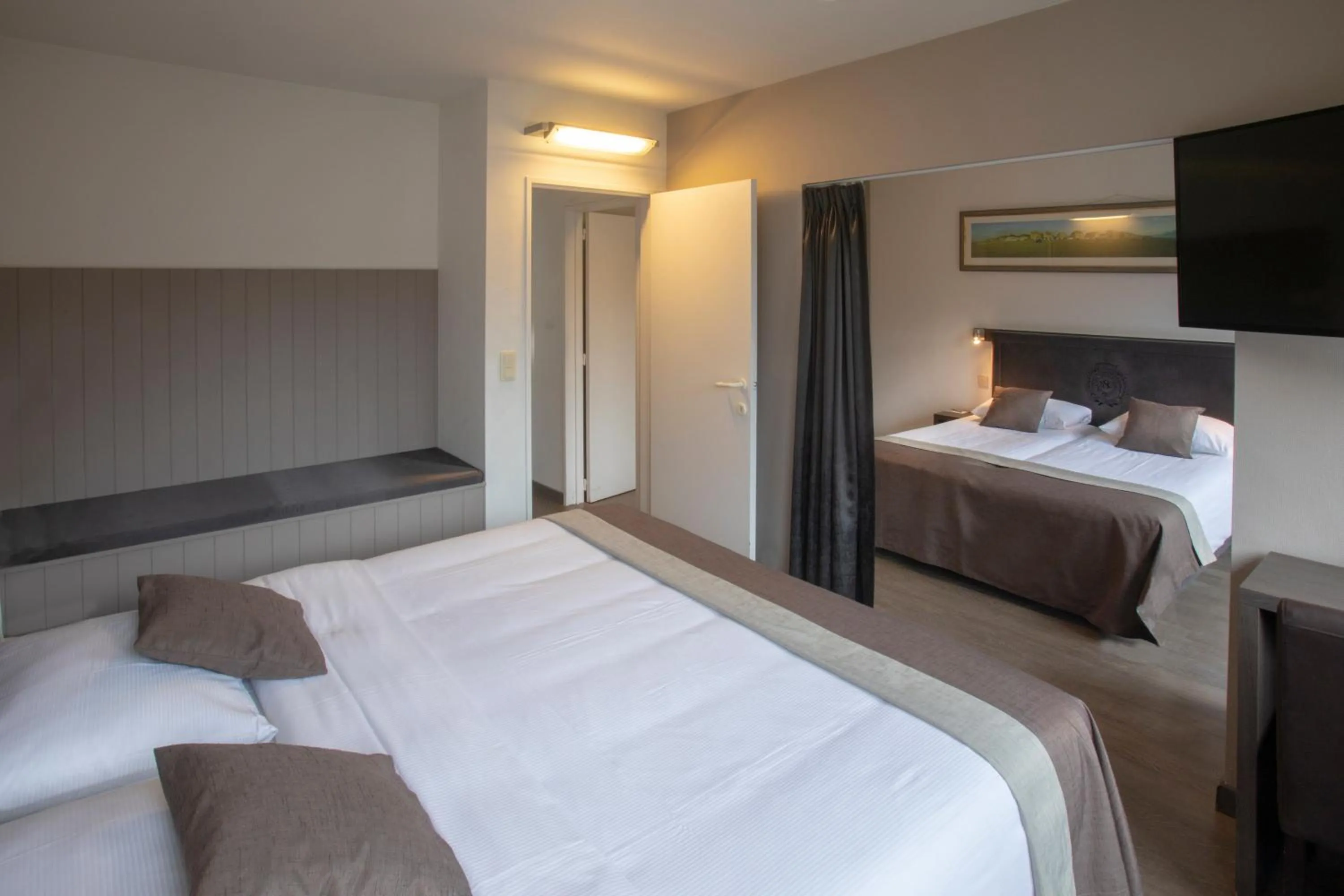 Bed in Hotel Auberge St. Pol