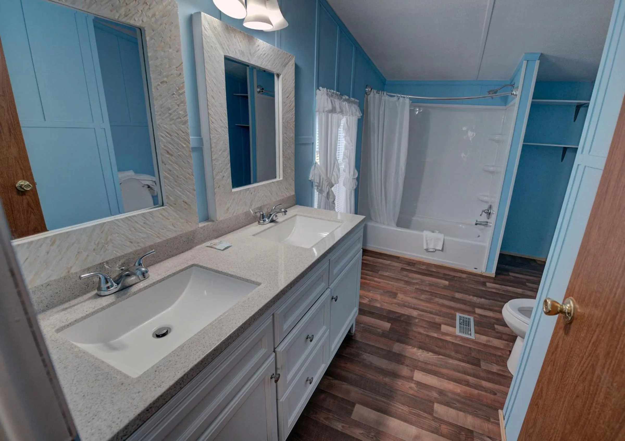 Outer Banks Motel - Village Accommodations