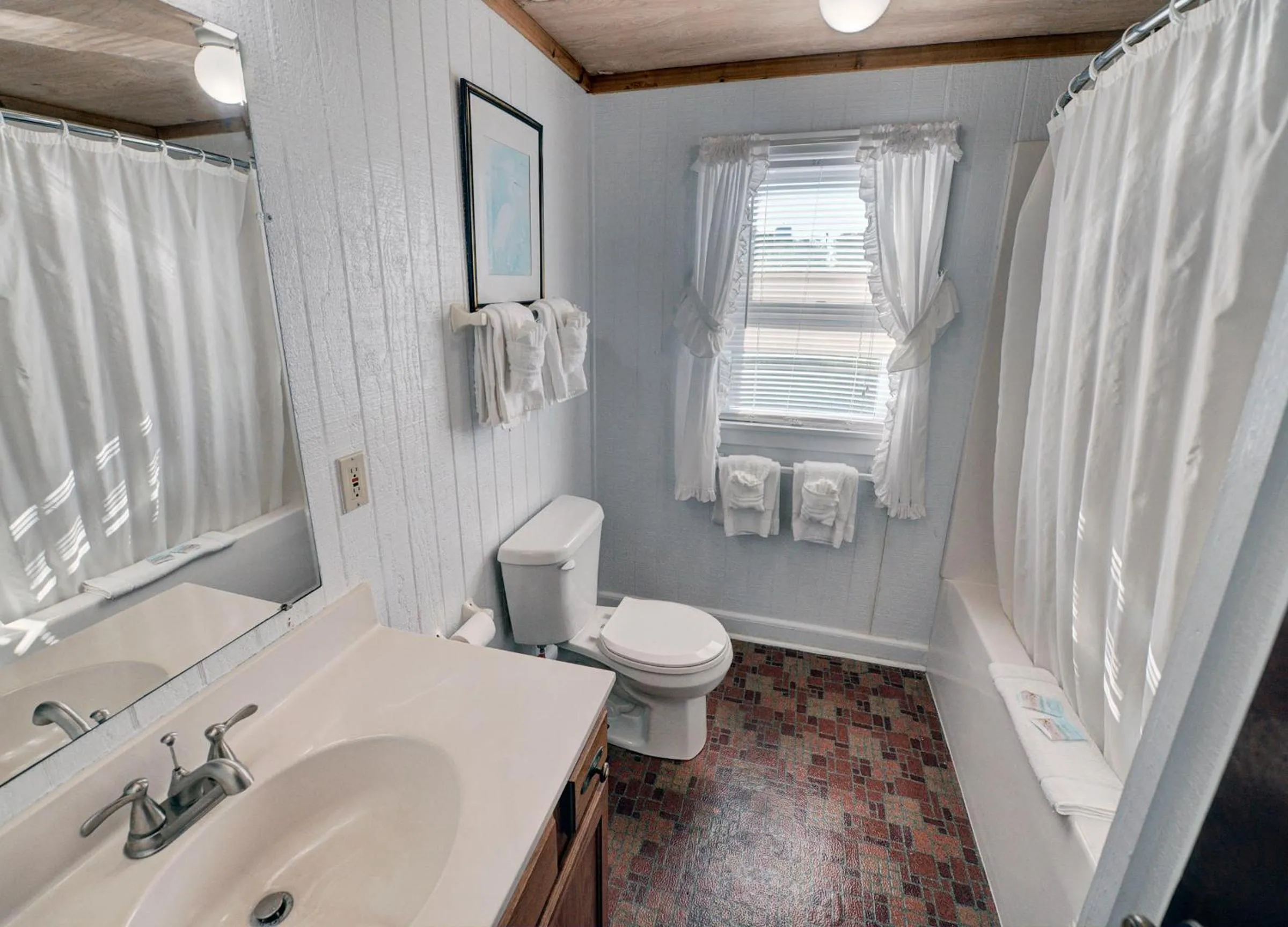 Outer Banks Motel - Village Accommodations