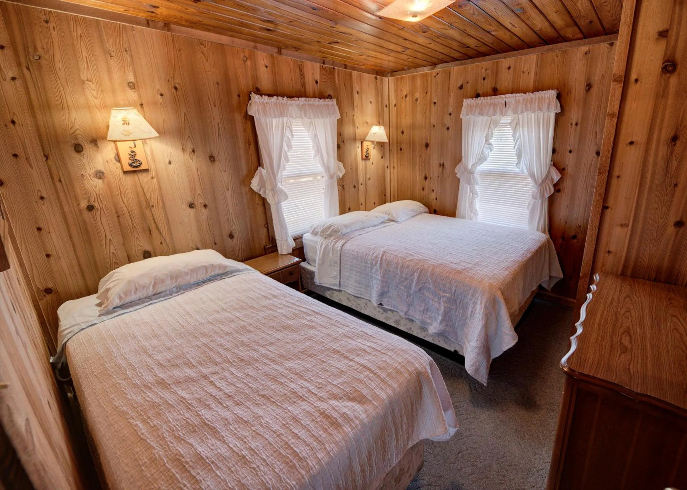 Bed in Outer Banks Motel - Village Accommodations