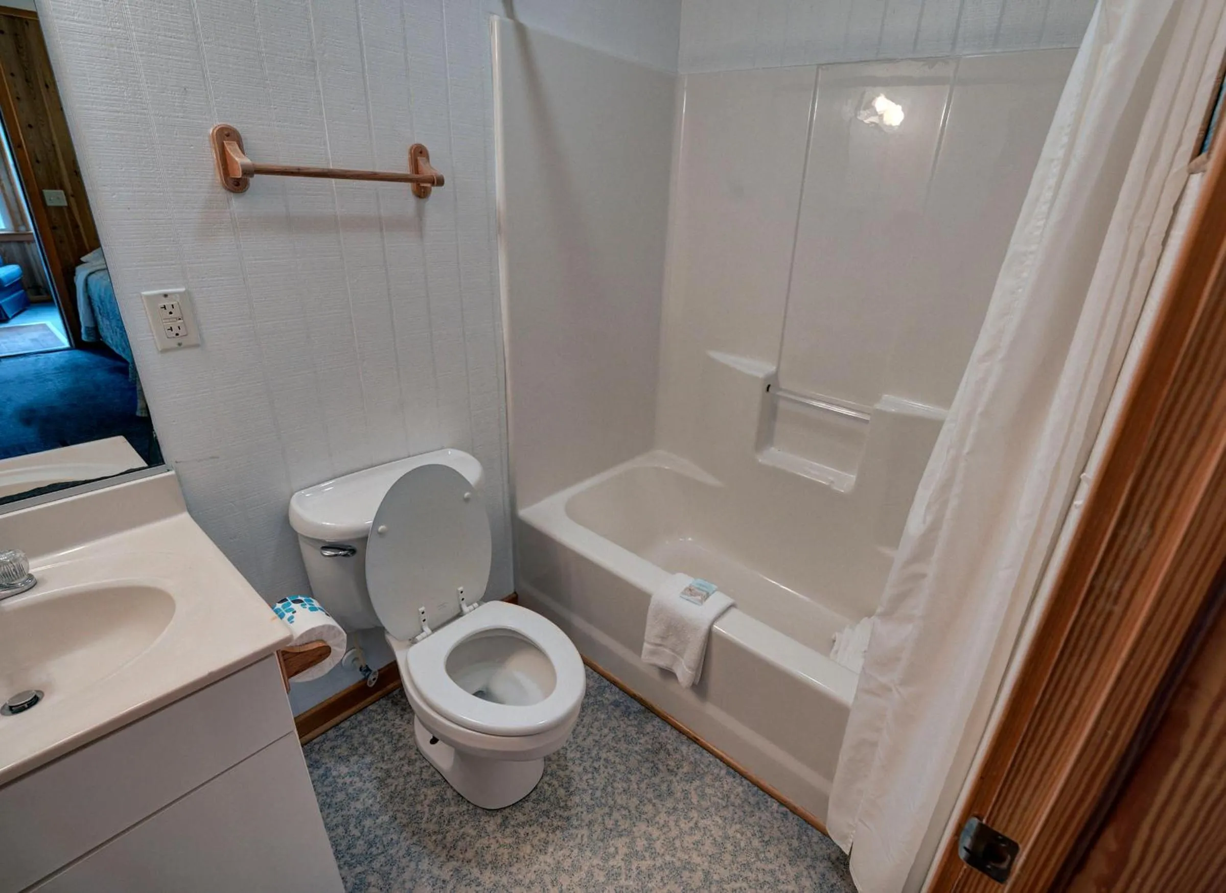 Outer Banks Motel - Village Accommodations