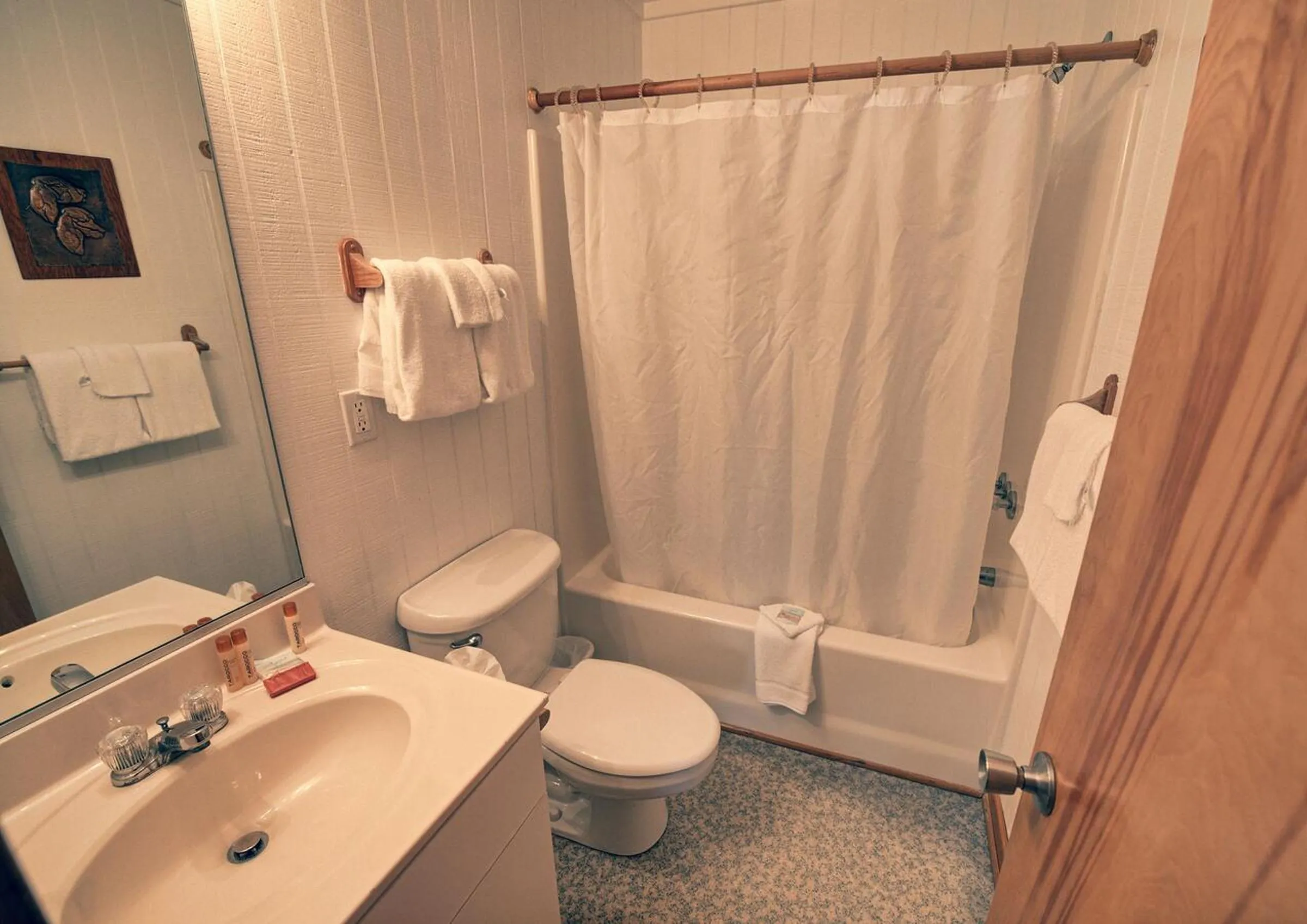 Outer Banks Motel - Village Accommodations