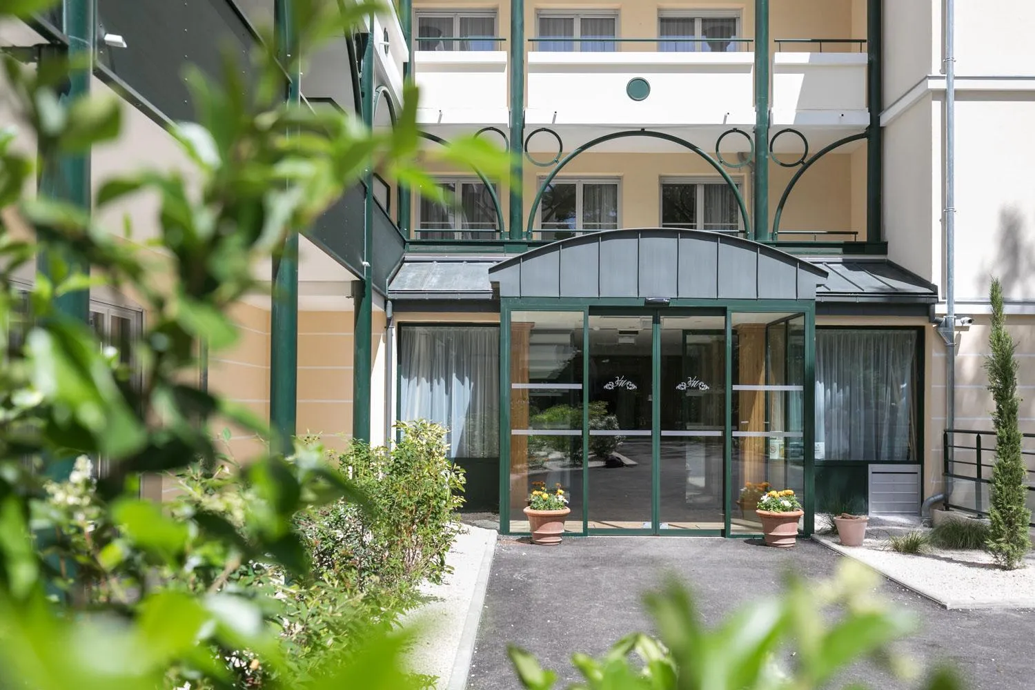 Facade/entrance in MÉDICIS HOME DIJON LES PETITES ROCHES