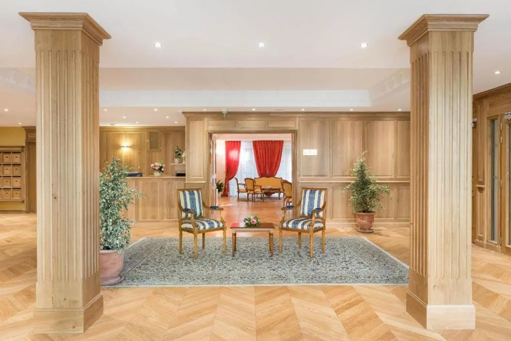 Lobby or reception in MÉDICIS HOME DIJON LES PETITES ROCHES