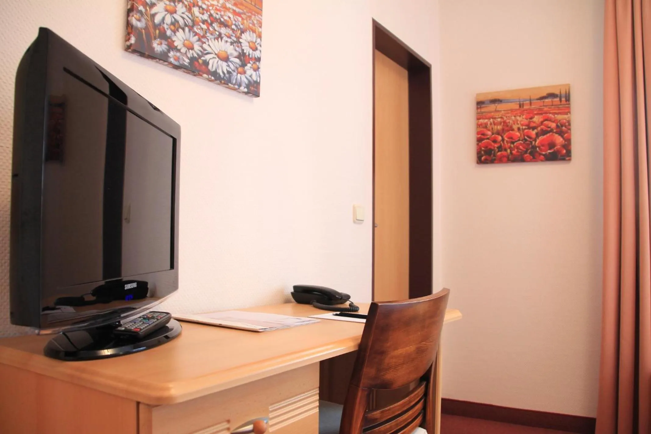 TV and multimedia in Hotel Weserschiffchen