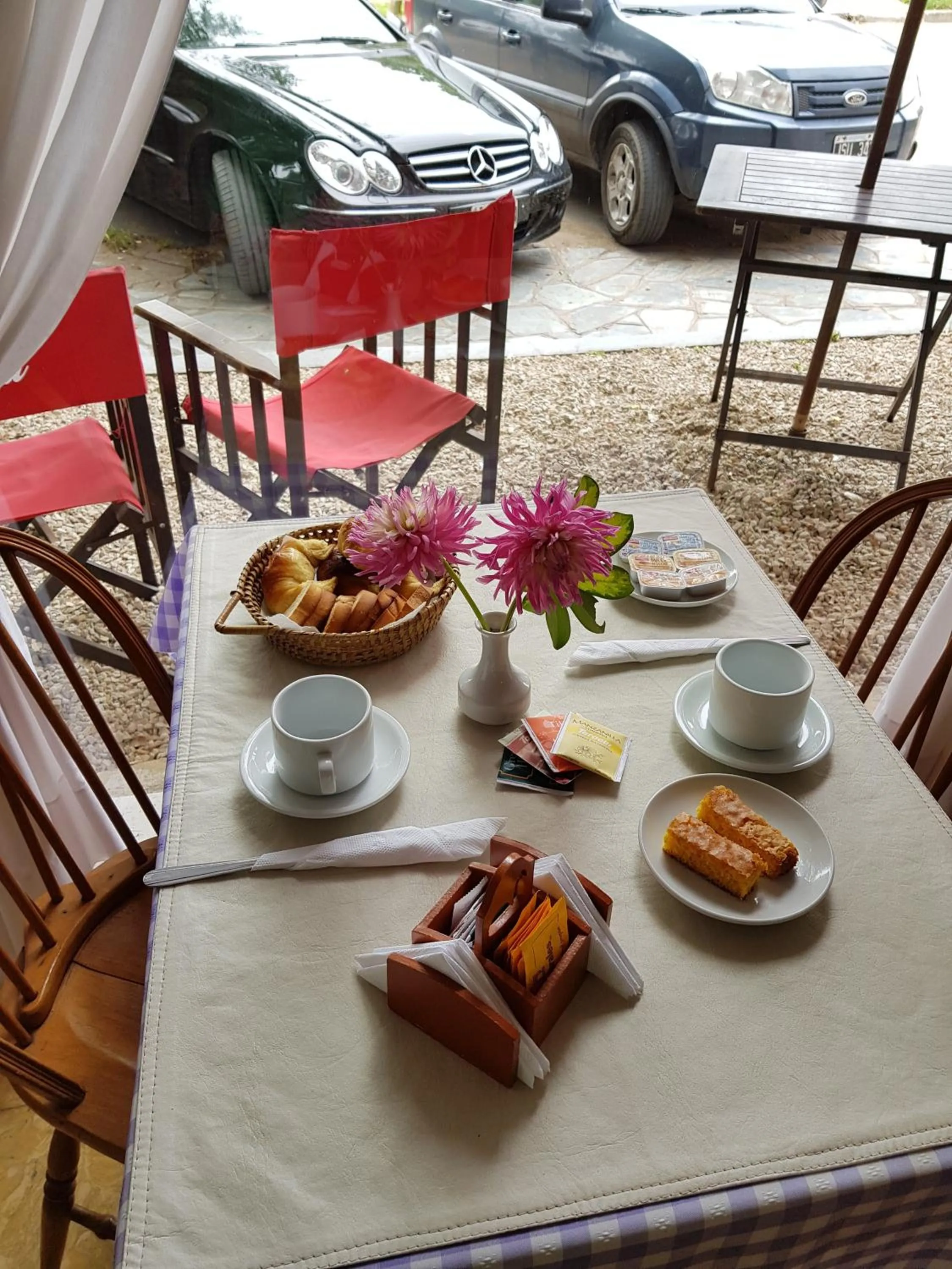 Continental breakfast in Hotel El Cisne