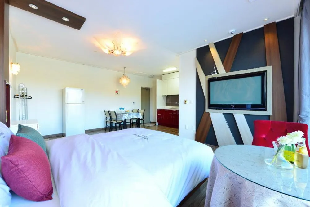 Bed in Moonlight Blue Pension