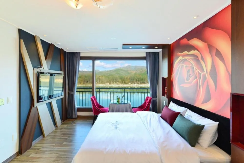 Bed in Moonlight Blue Pension