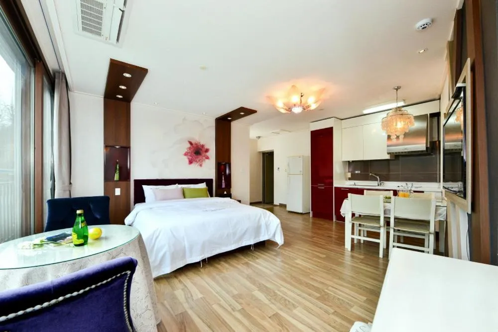 Bed in Moonlight Blue Pension