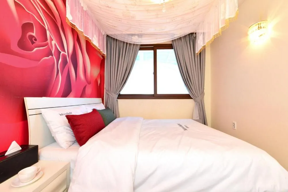 Bed in Moonlight Blue Pension