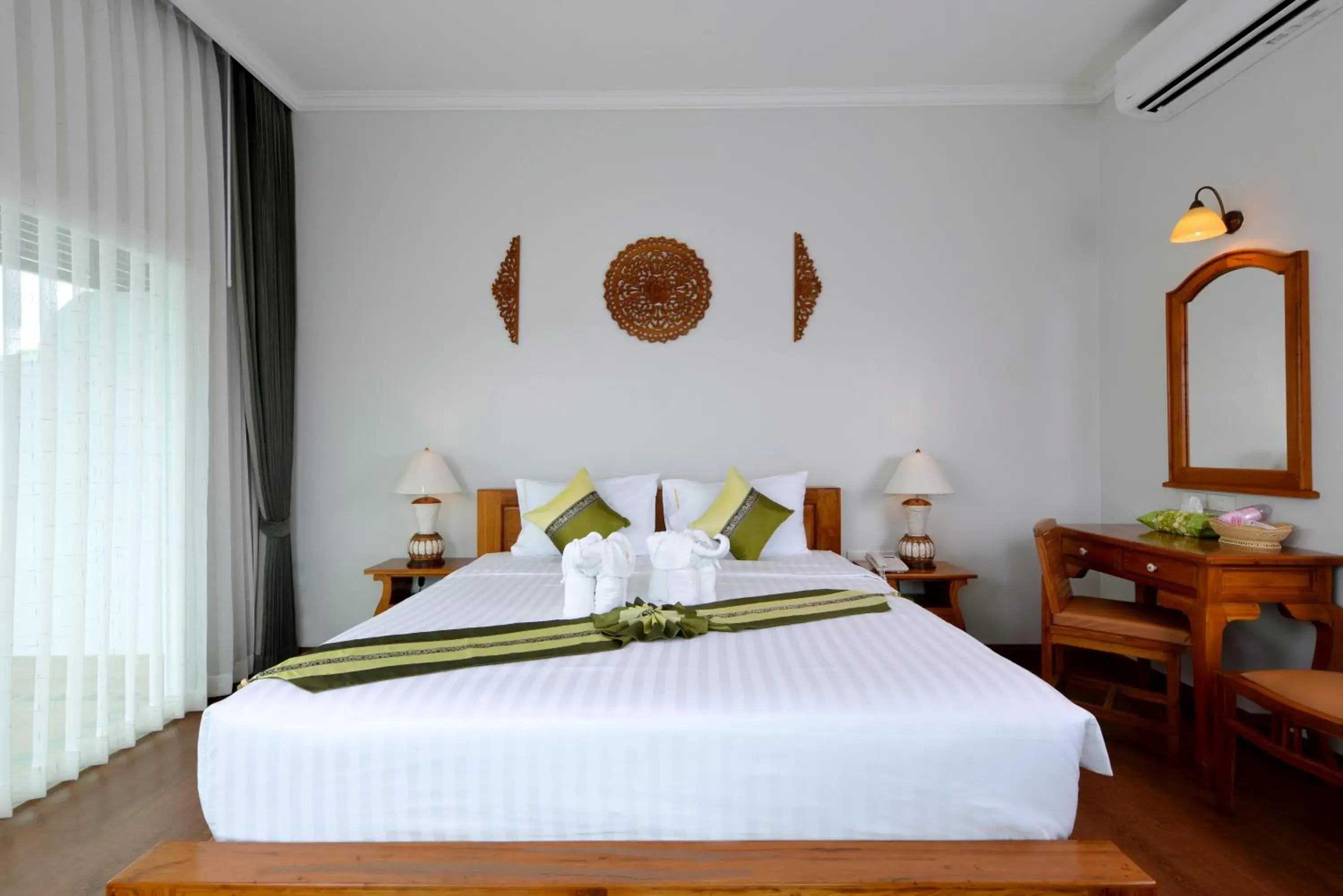 Photo of the whole room, Bed in Princess River Kwai Hotel Photo of the whole room, Bed in Princess River Kwai Hotel