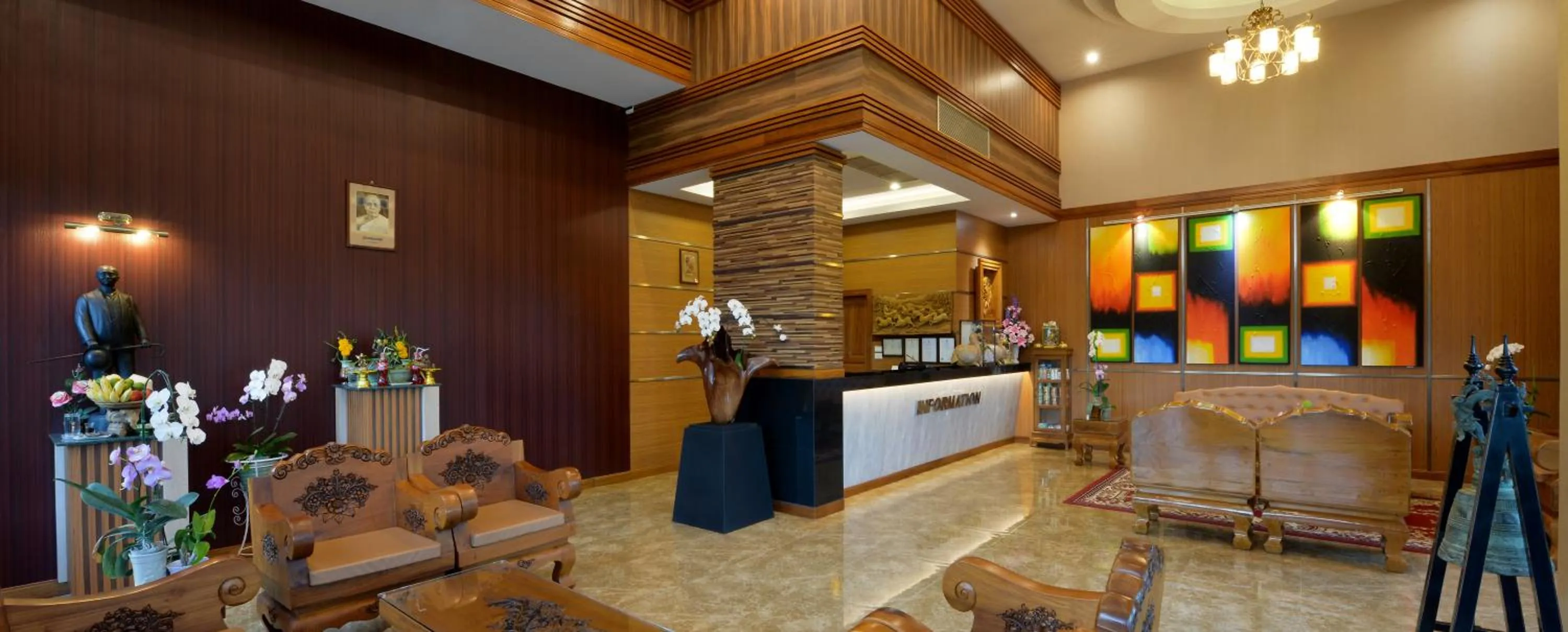 Restaurant/places to eat in Princess River Kwai Hotel