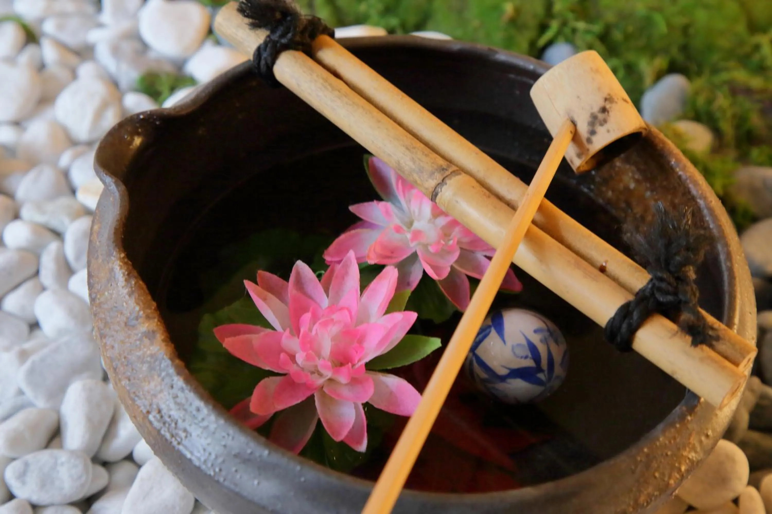 Decorative detail in Oyado Sanjo Machiya